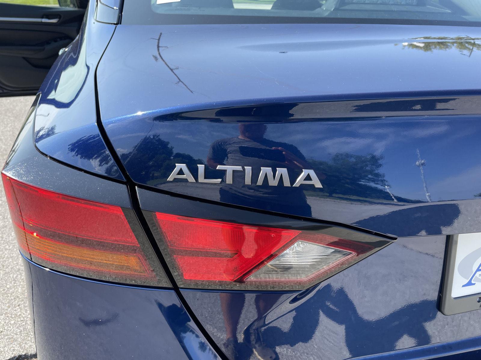 Vehicle photo 35
