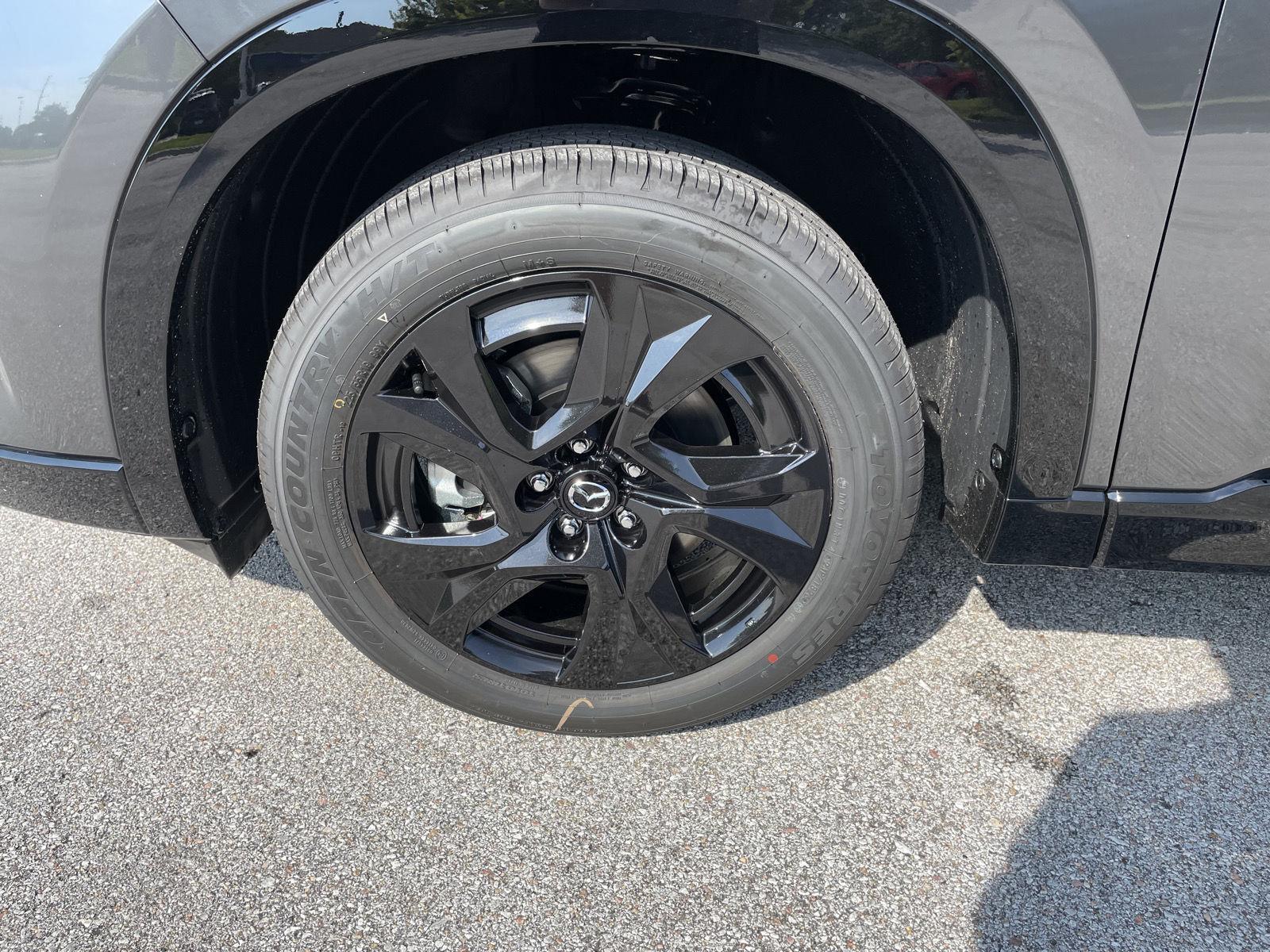 Vehicle photo 10
