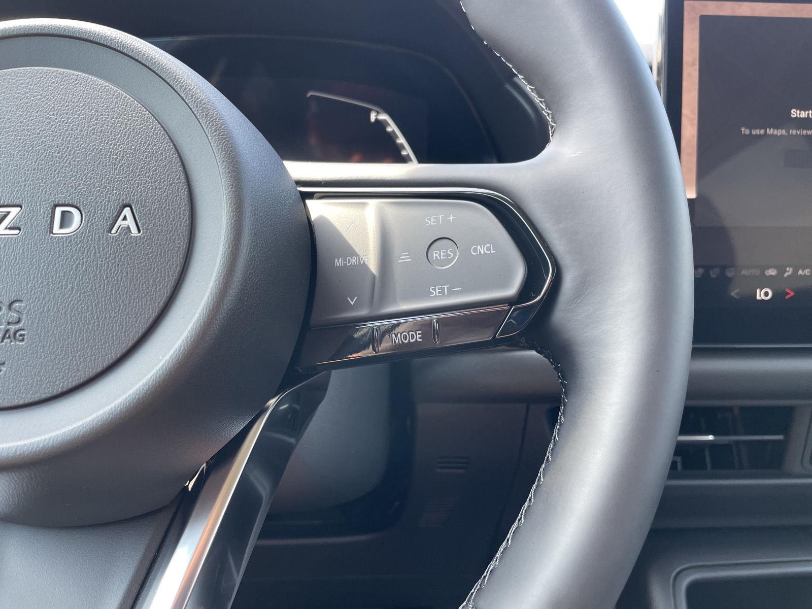 Vehicle photo 13
