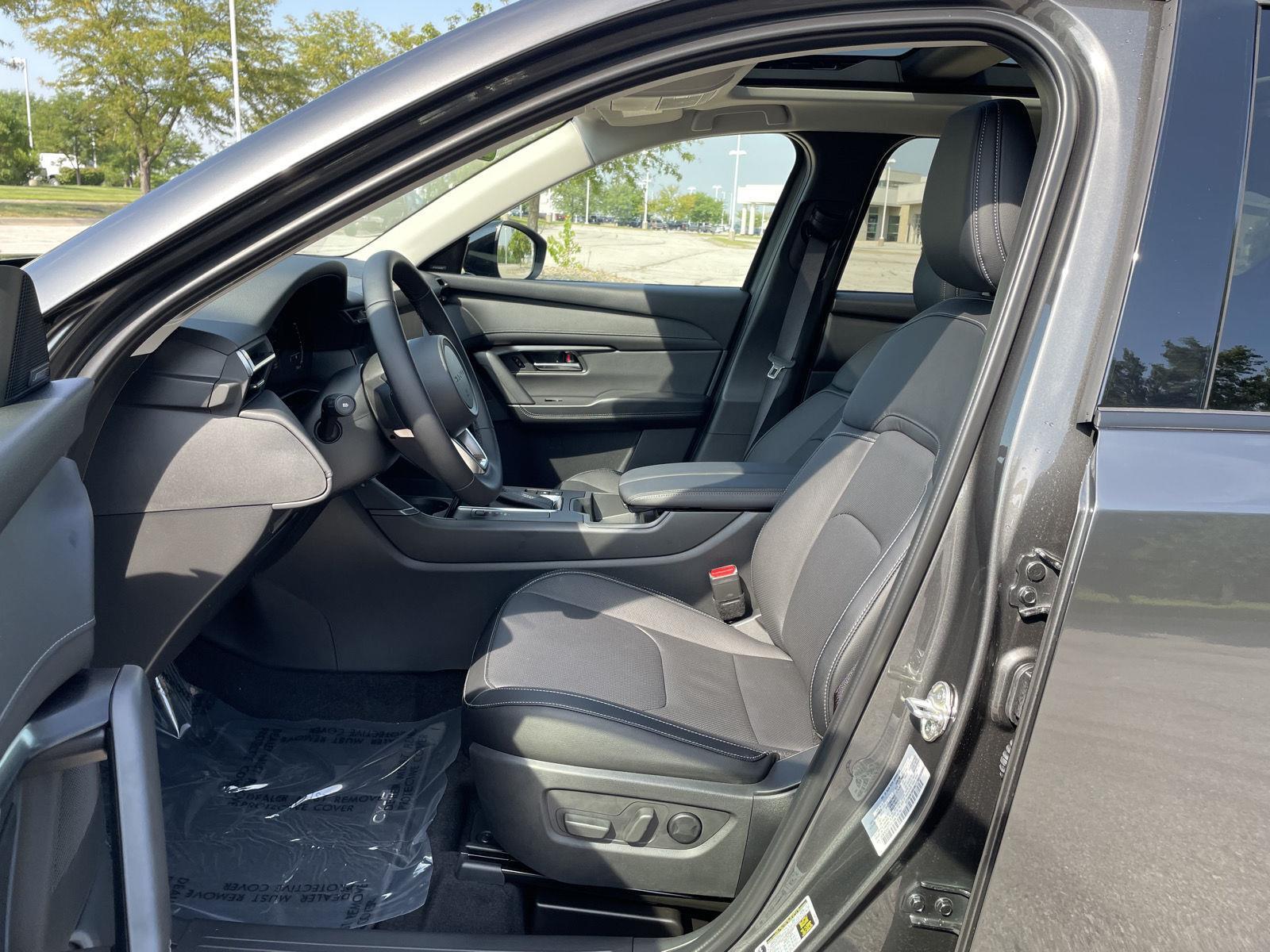 Vehicle photo 16