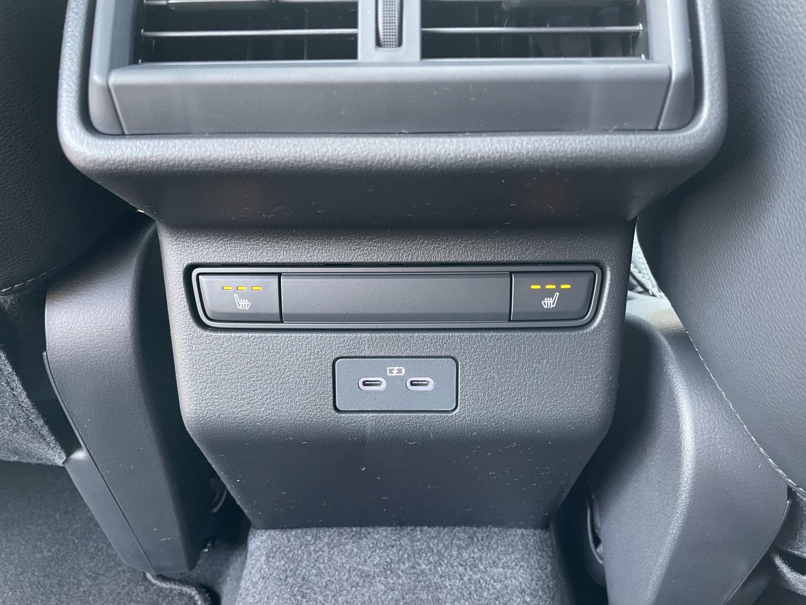 Vehicle photo 20