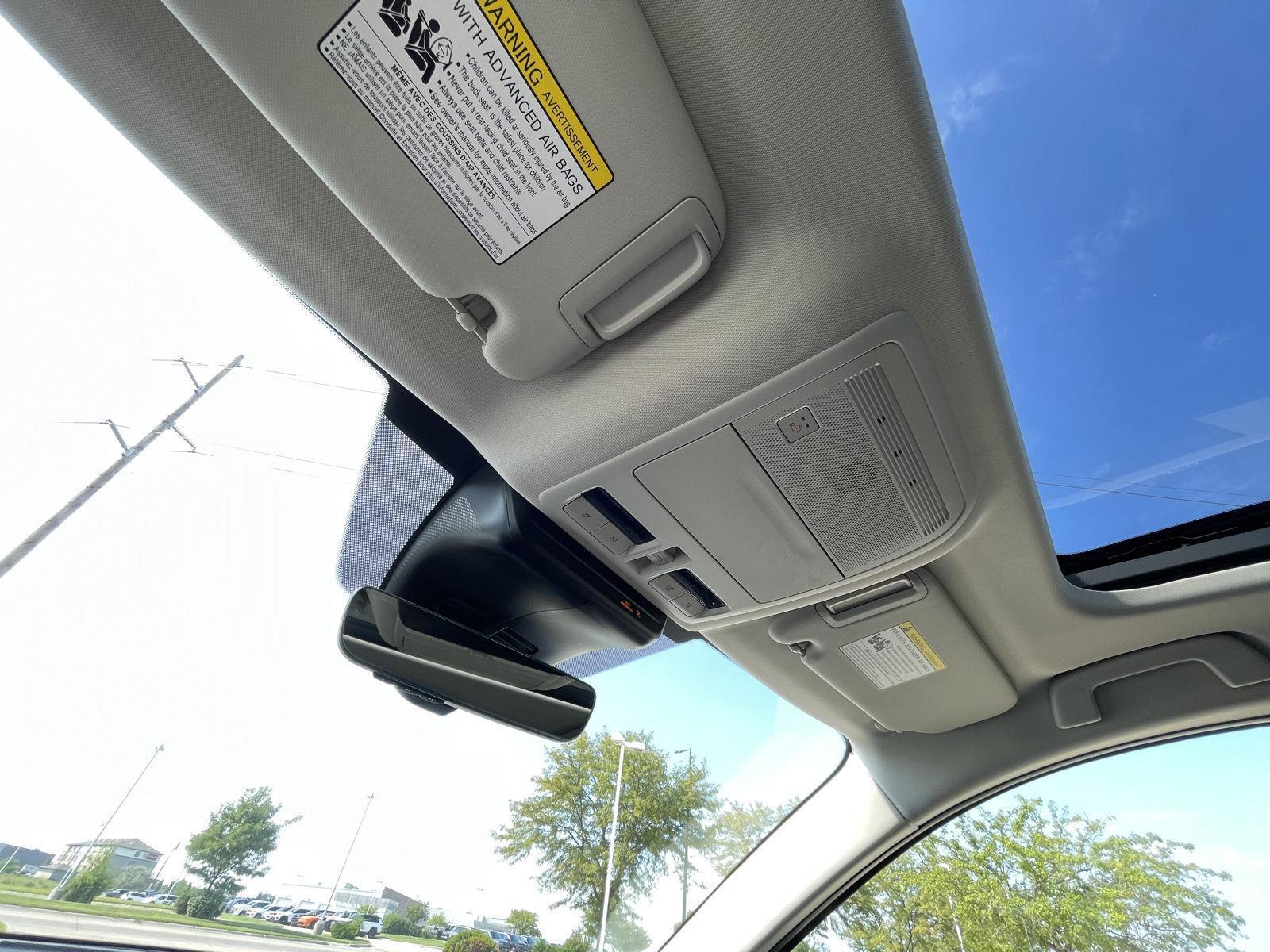Vehicle photo 21