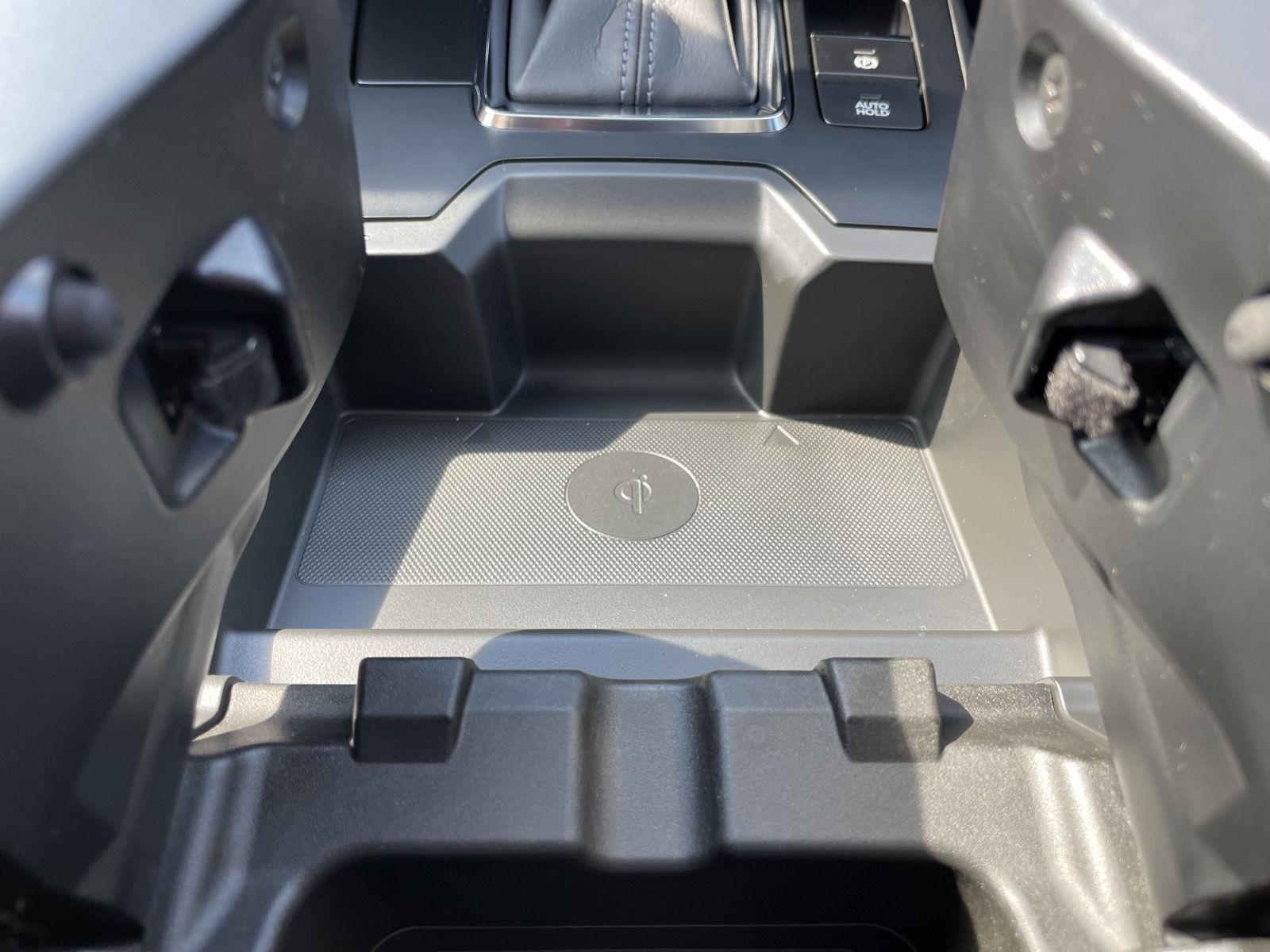 Vehicle photo 29