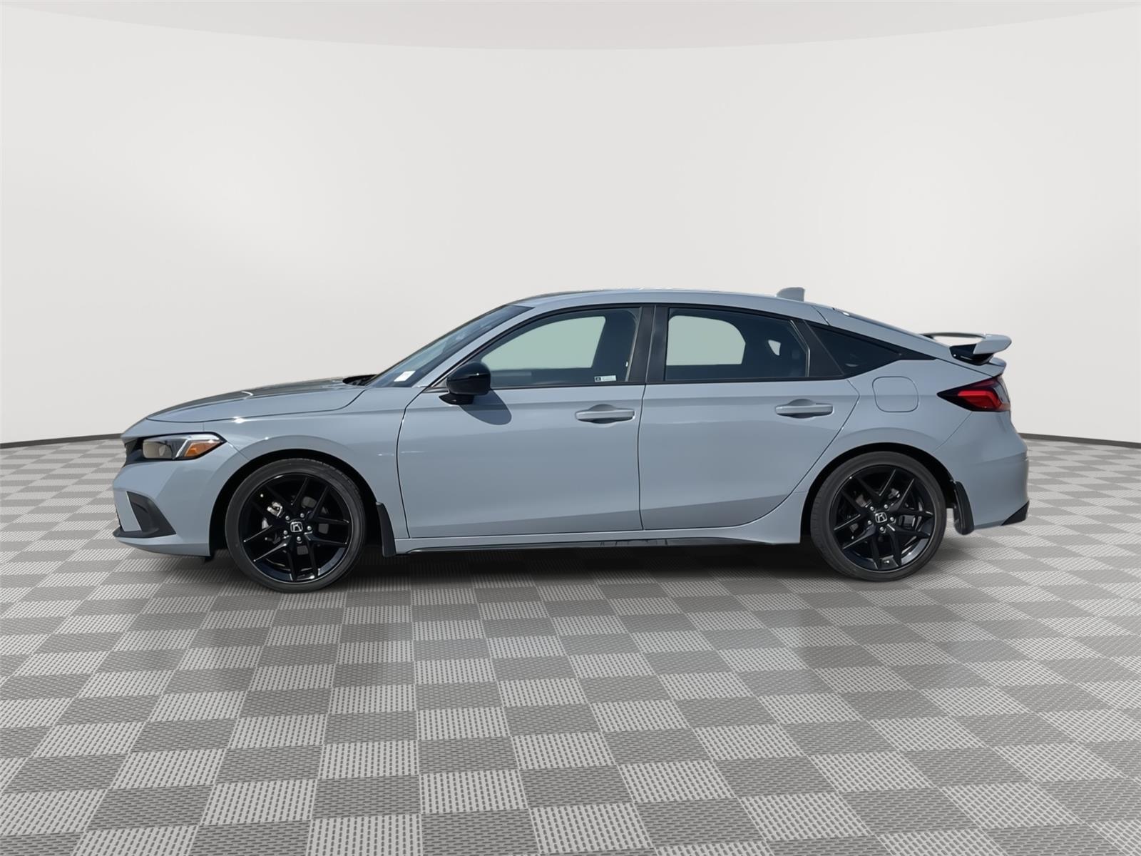 Vehicle photo 2