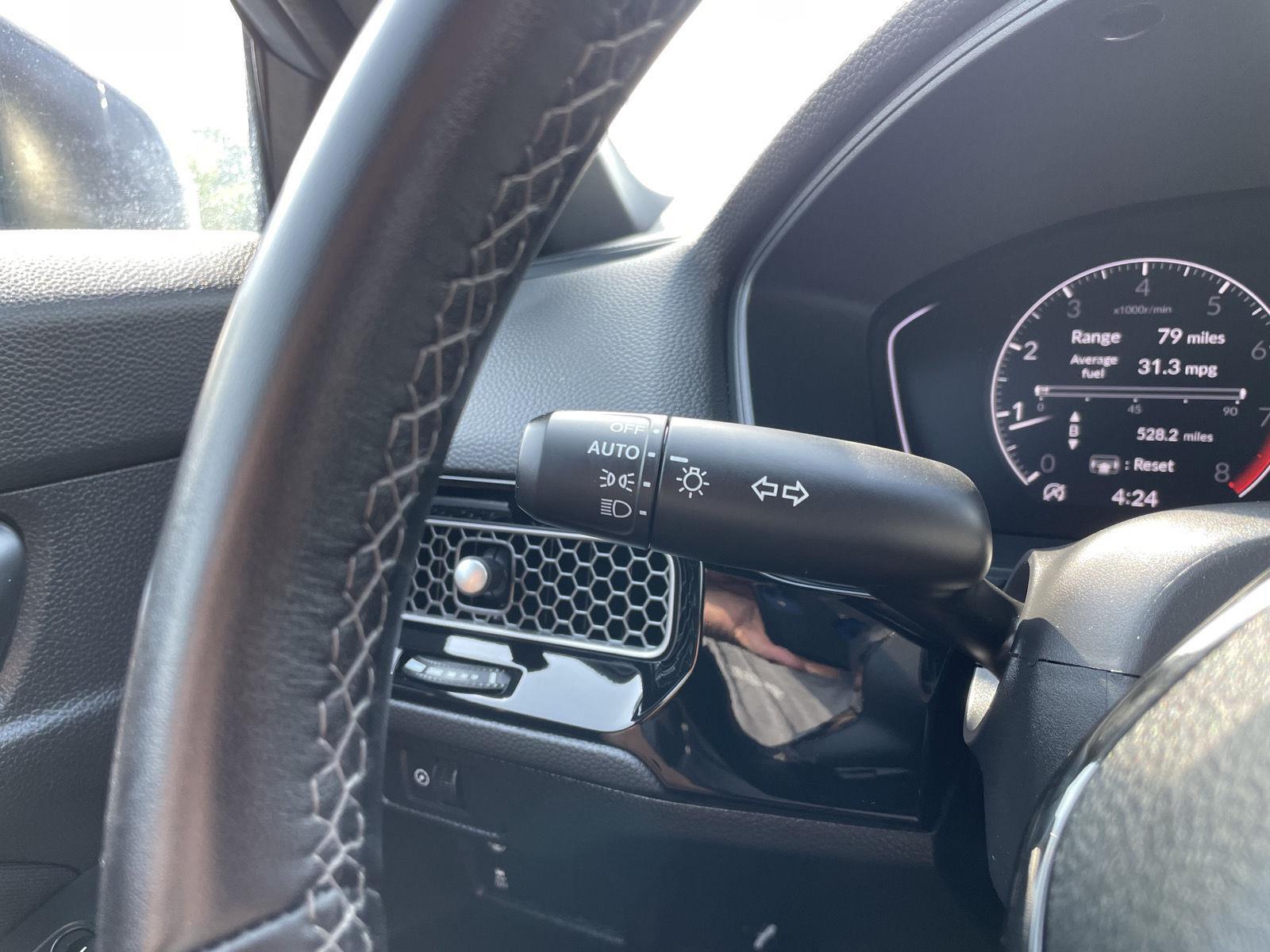 Vehicle photo 16