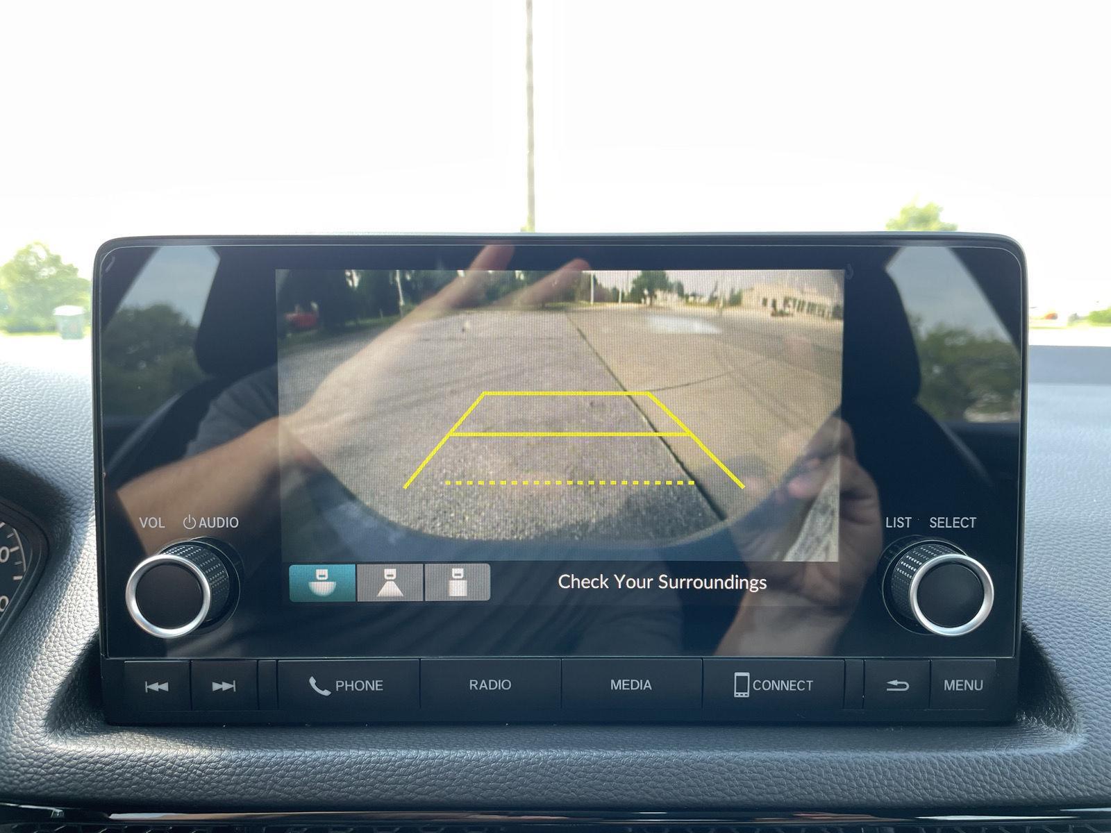 Vehicle photo 23