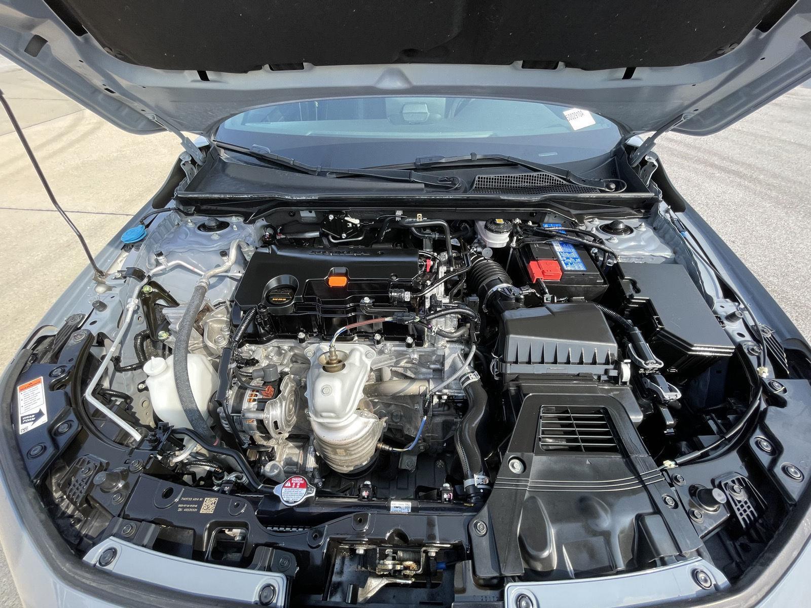 Vehicle photo 32