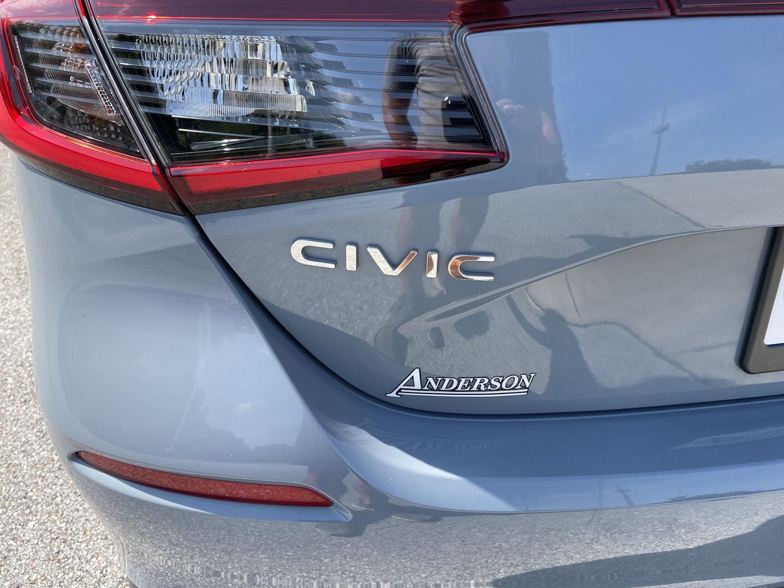 Vehicle photo 34