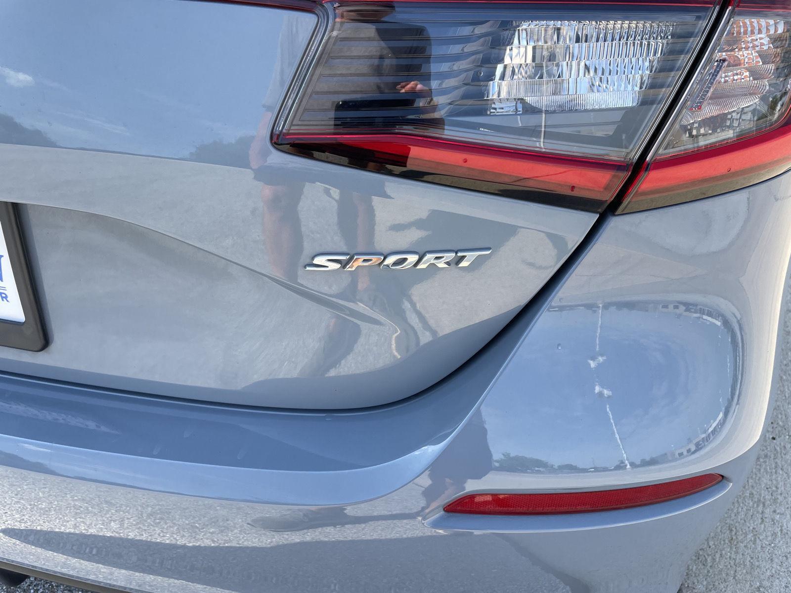 Vehicle photo 35