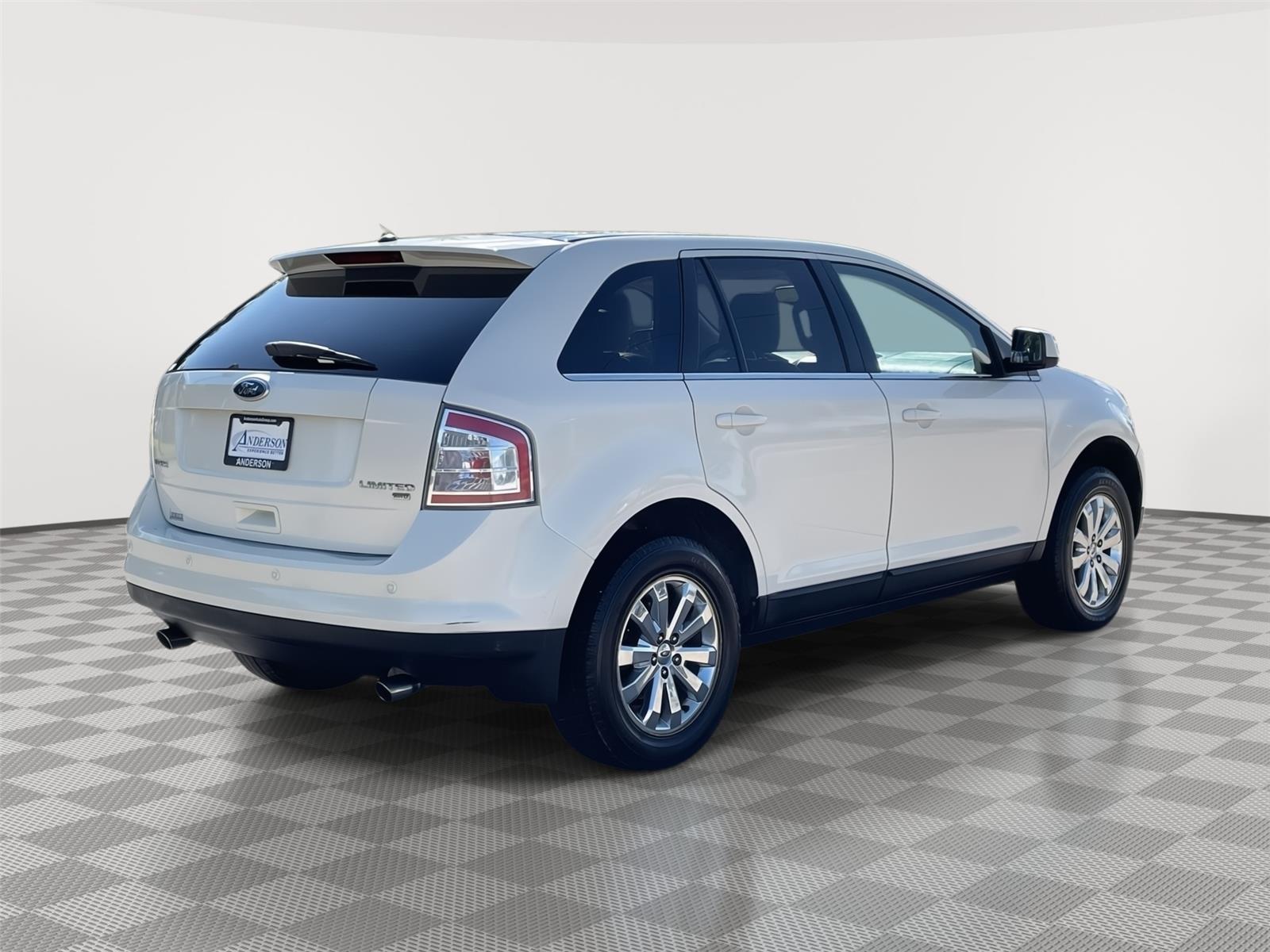 Vehicle photo 7