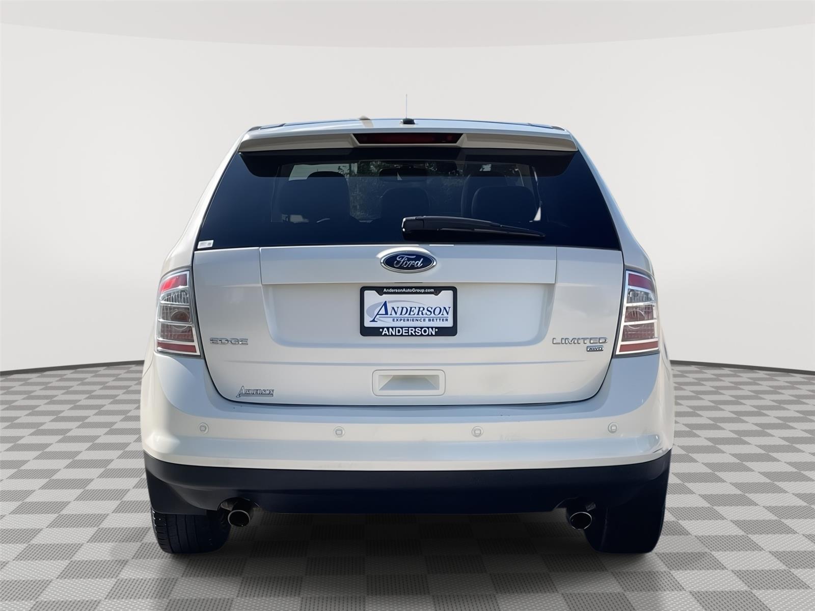 Vehicle photo 8