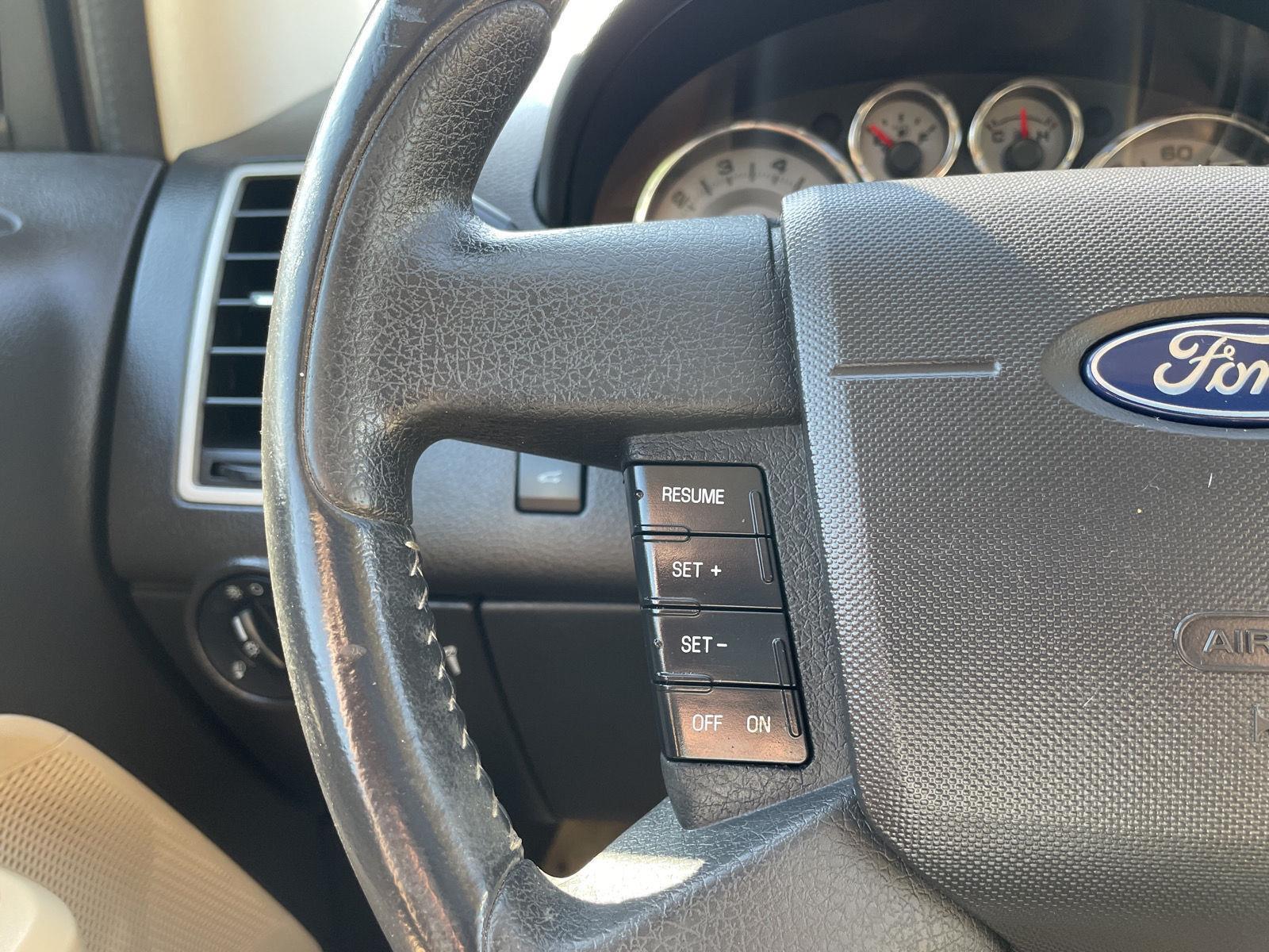 Vehicle photo 13