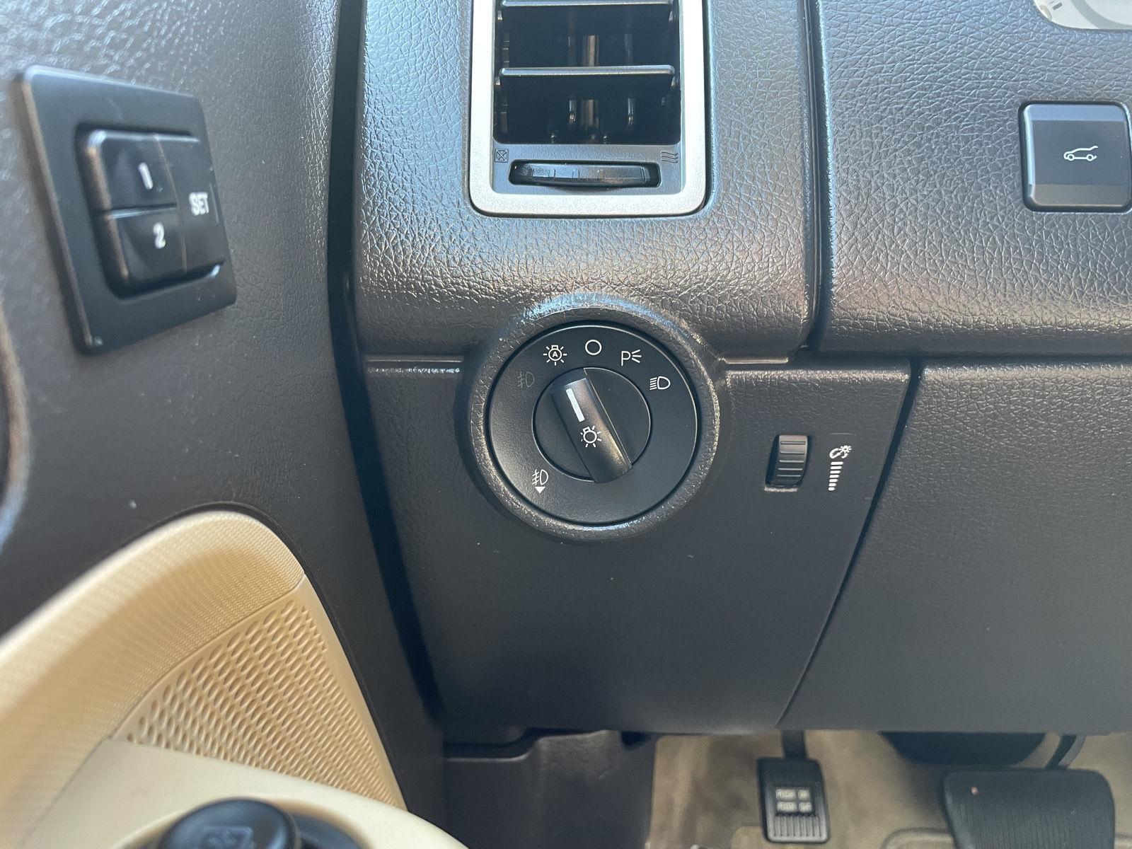 Vehicle photo 16