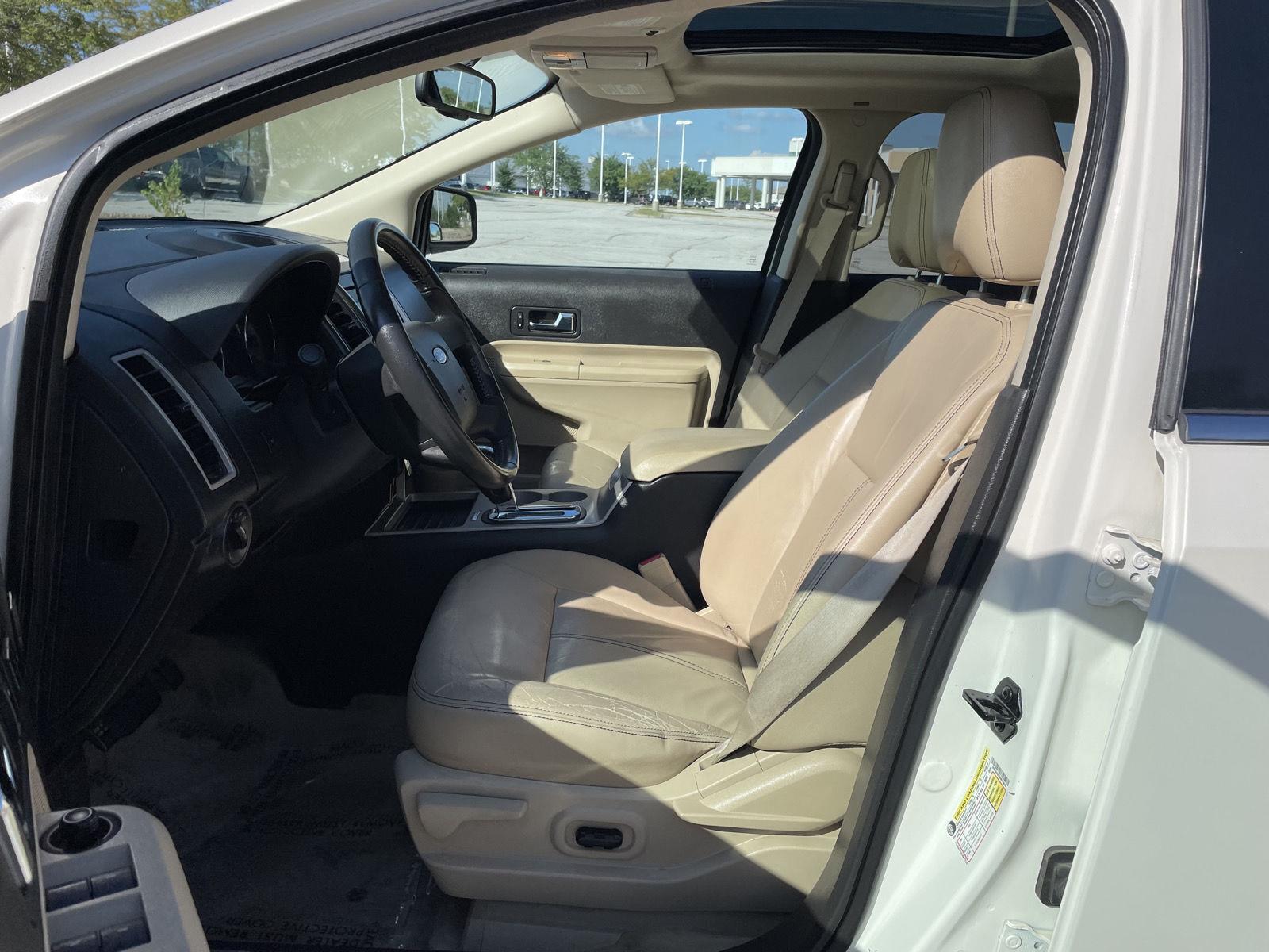 Vehicle photo 17