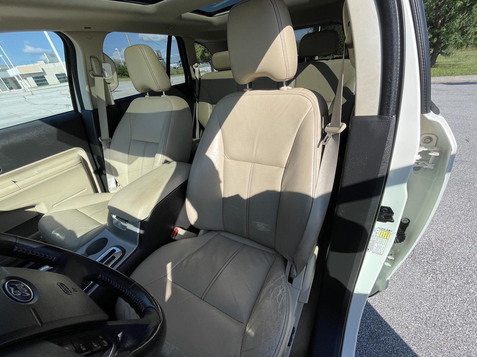 Vehicle photo 18