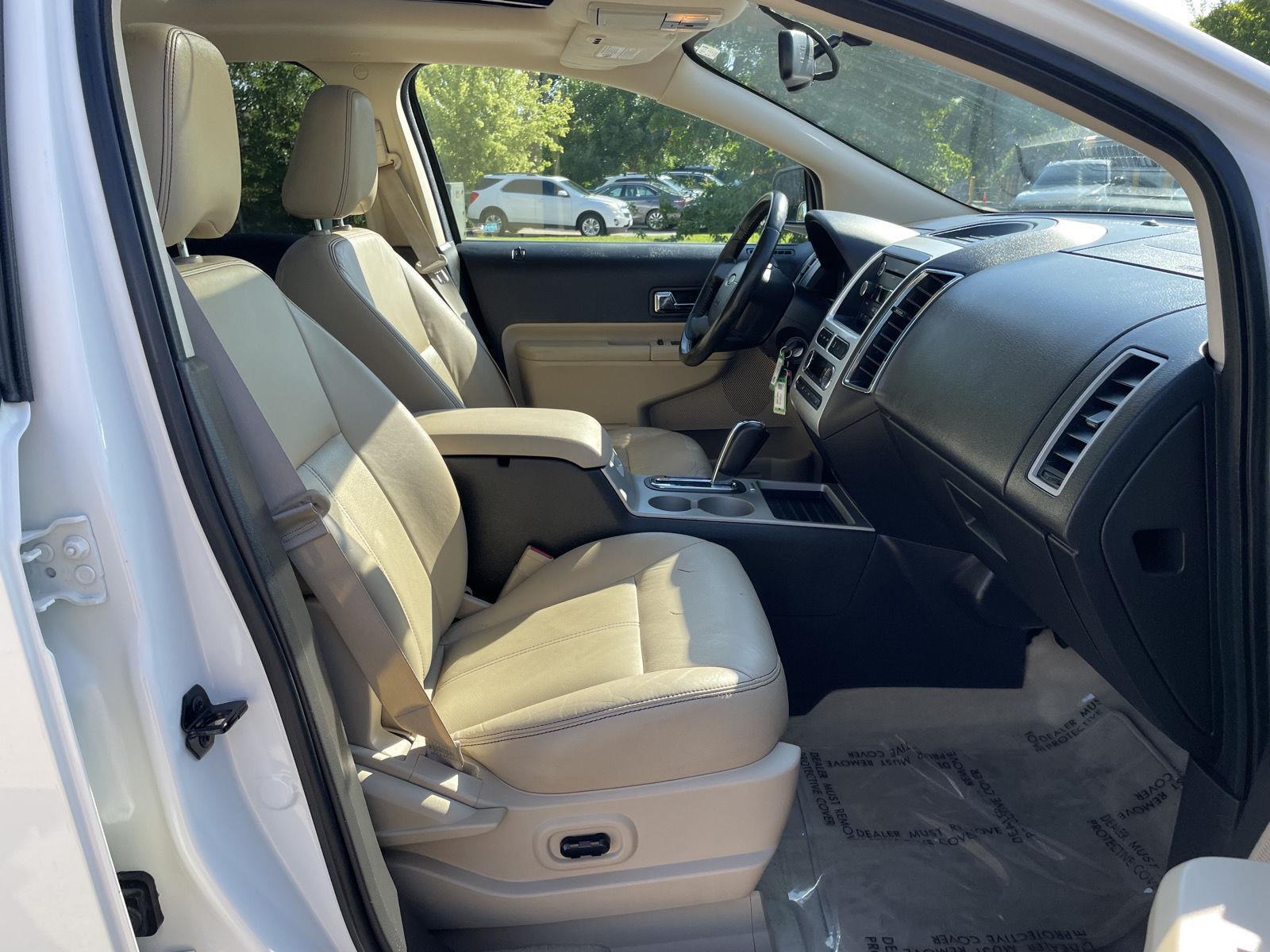 Vehicle photo 19
