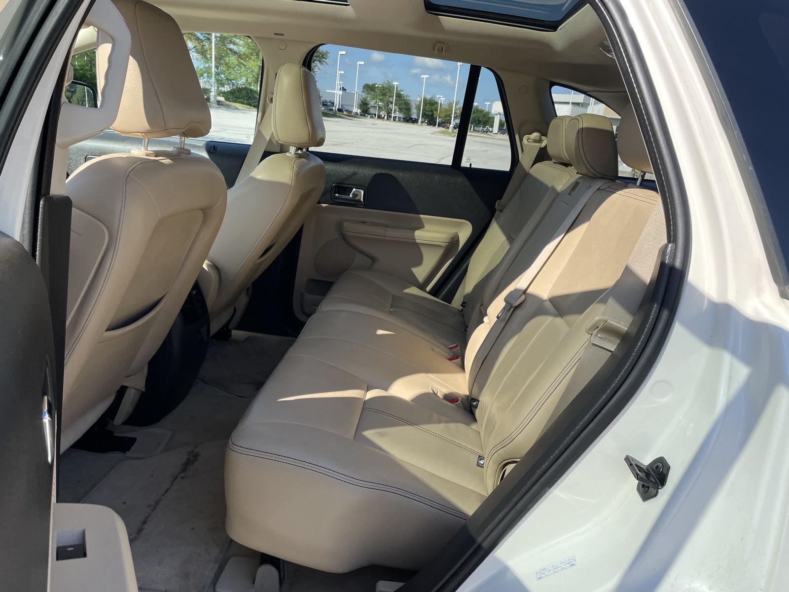 Vehicle photo 20