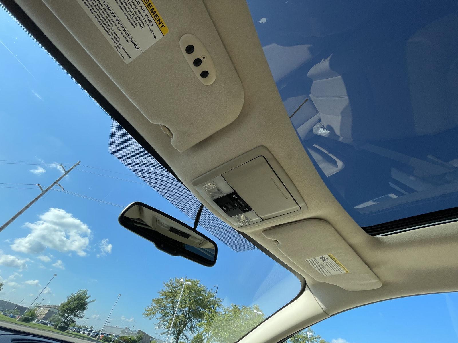 Vehicle photo 21