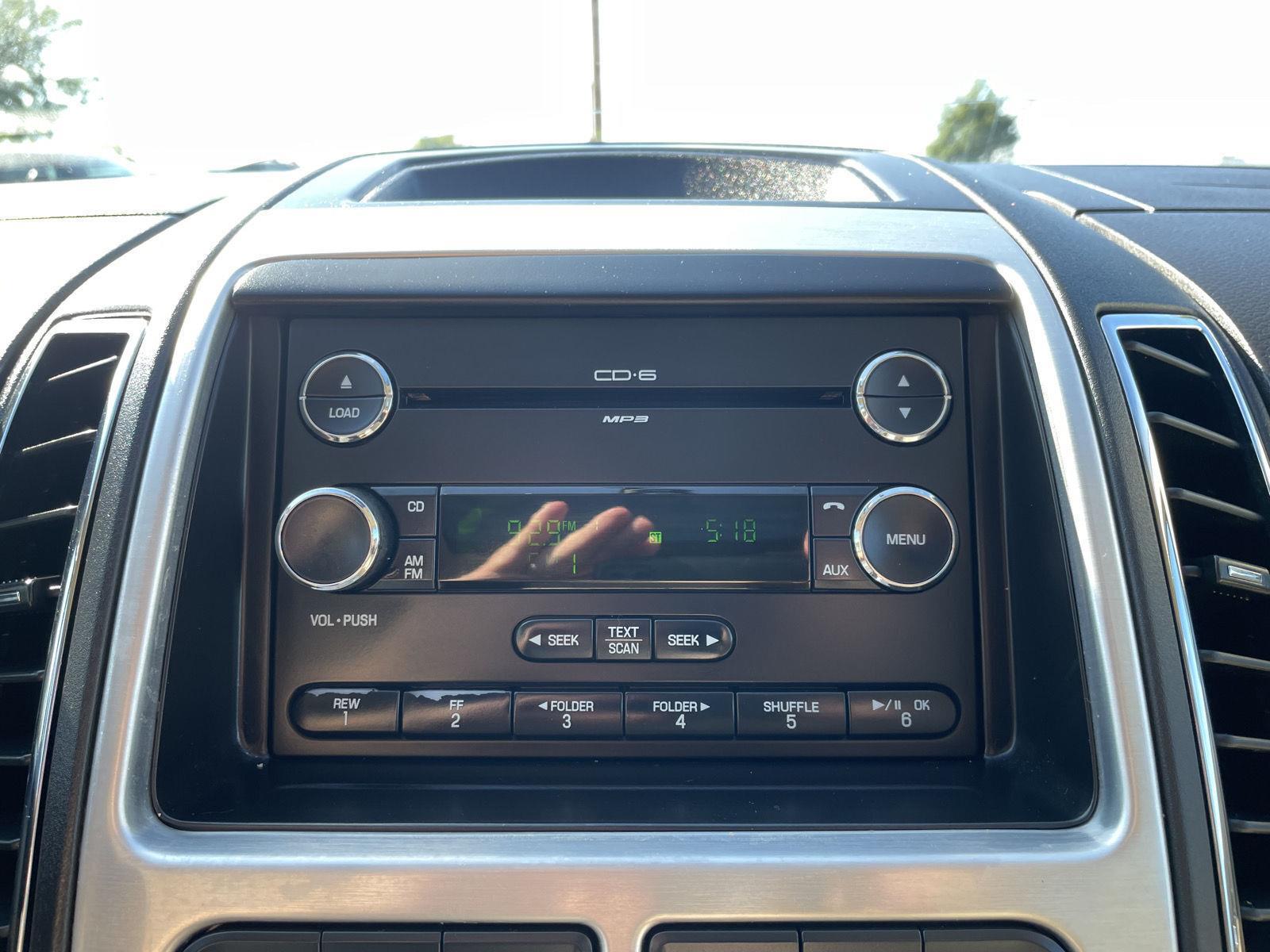 Vehicle photo 24