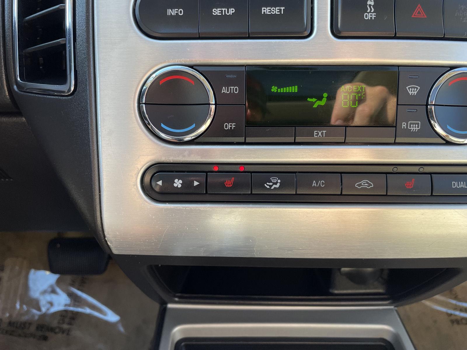 Vehicle photo 26