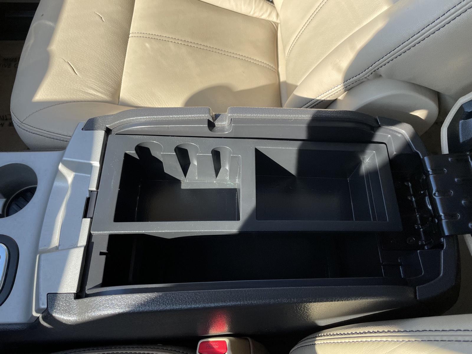 Vehicle photo 29