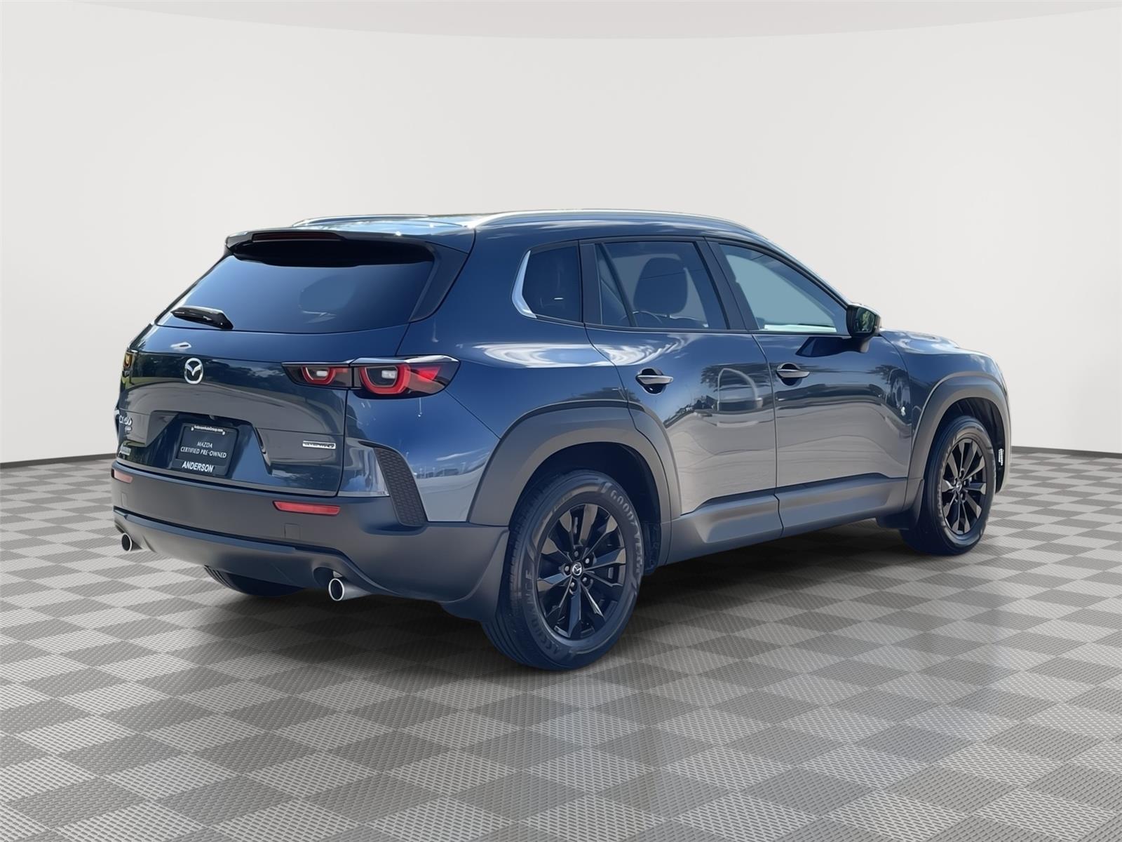 Vehicle photo 7