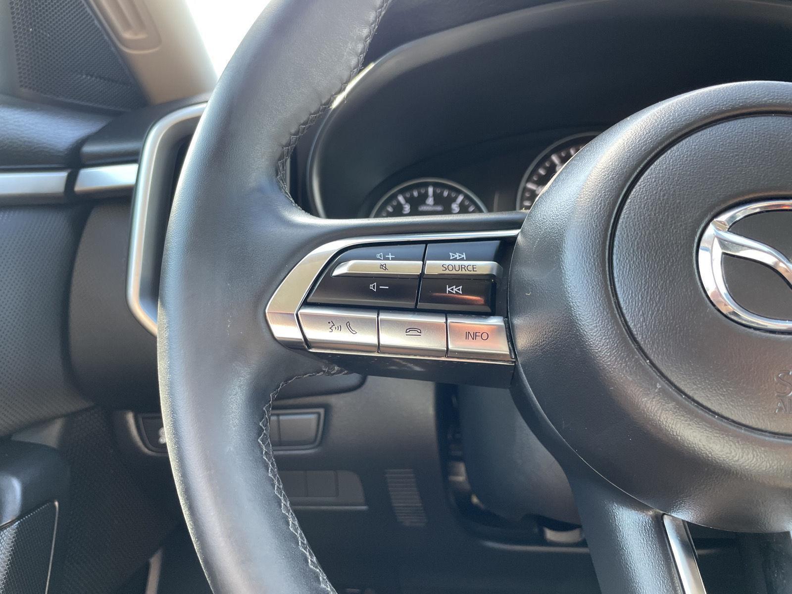 Vehicle photo 13