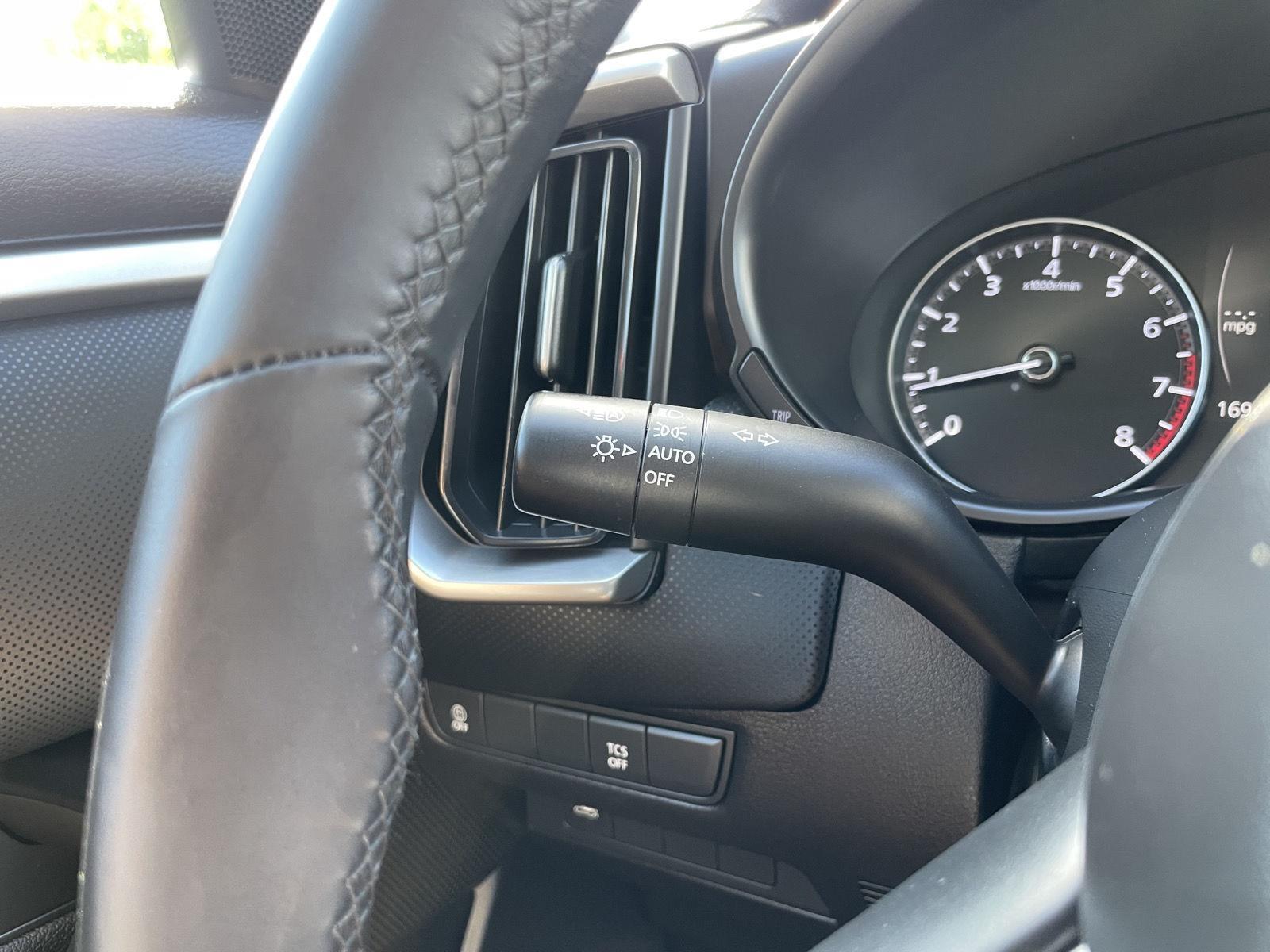 Vehicle photo 16