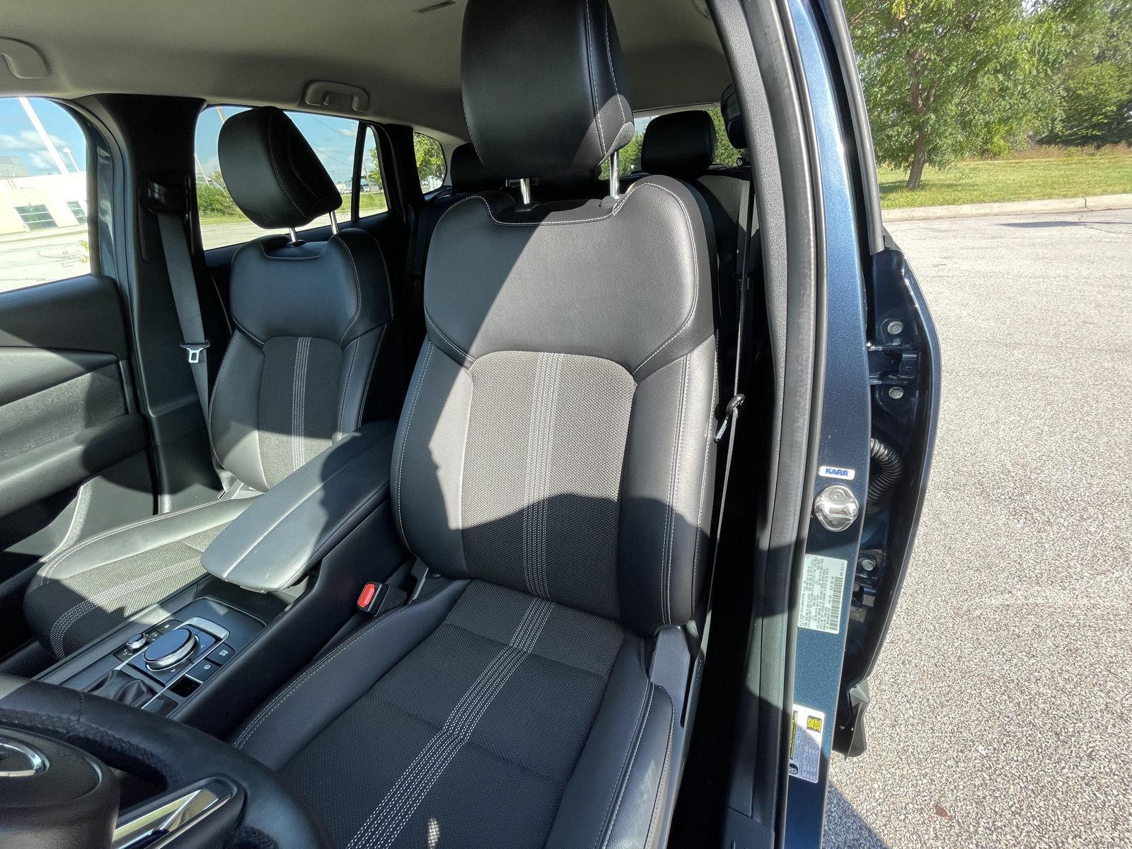 Vehicle photo 18