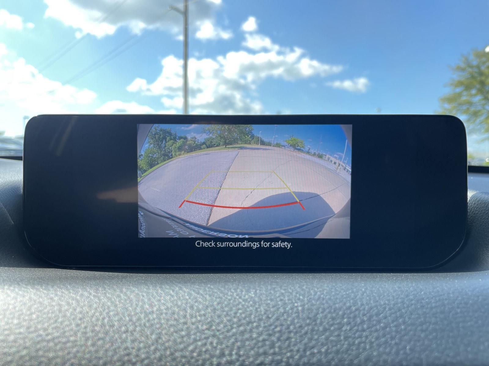 Vehicle photo 23