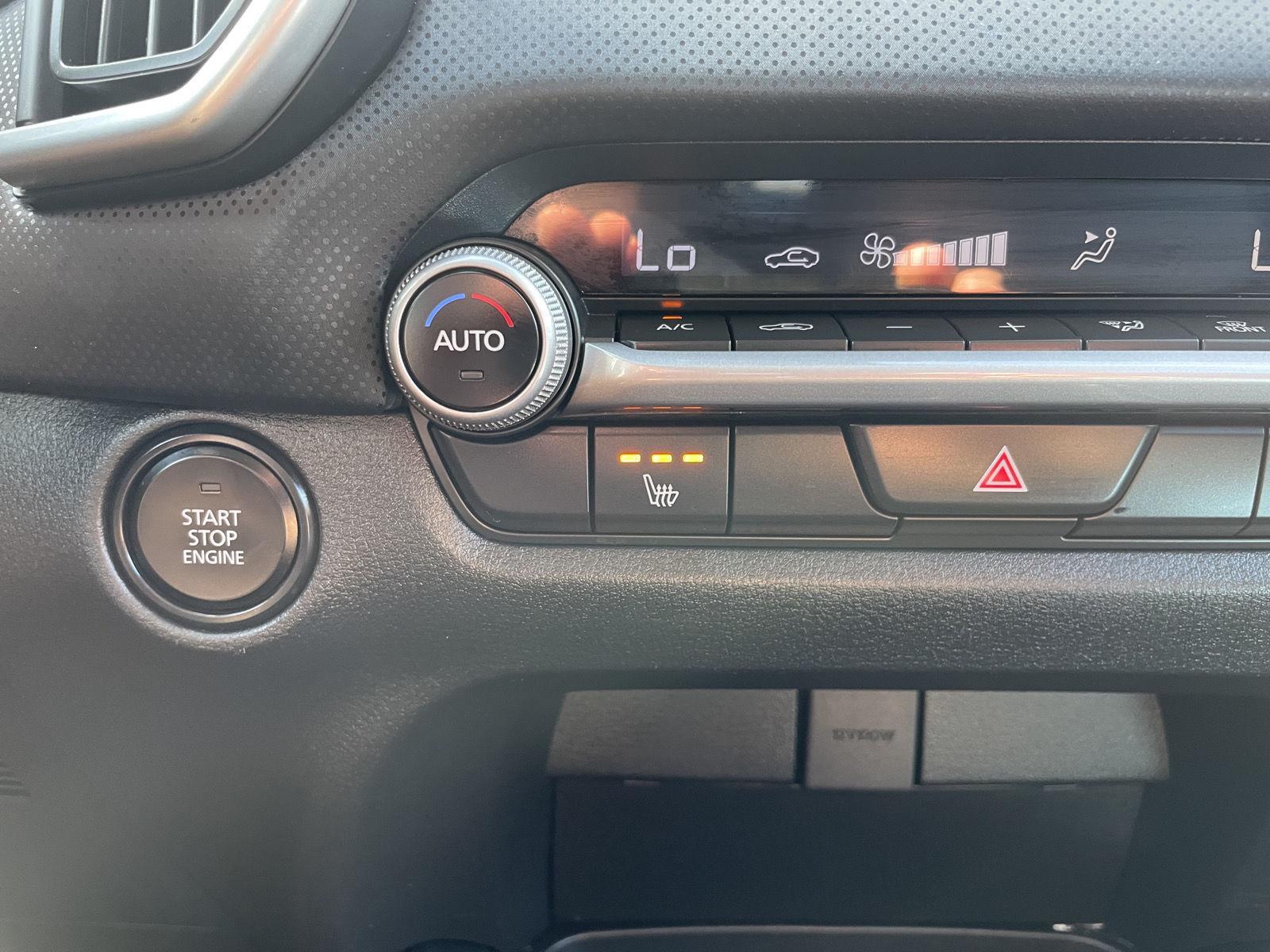 Vehicle photo 26