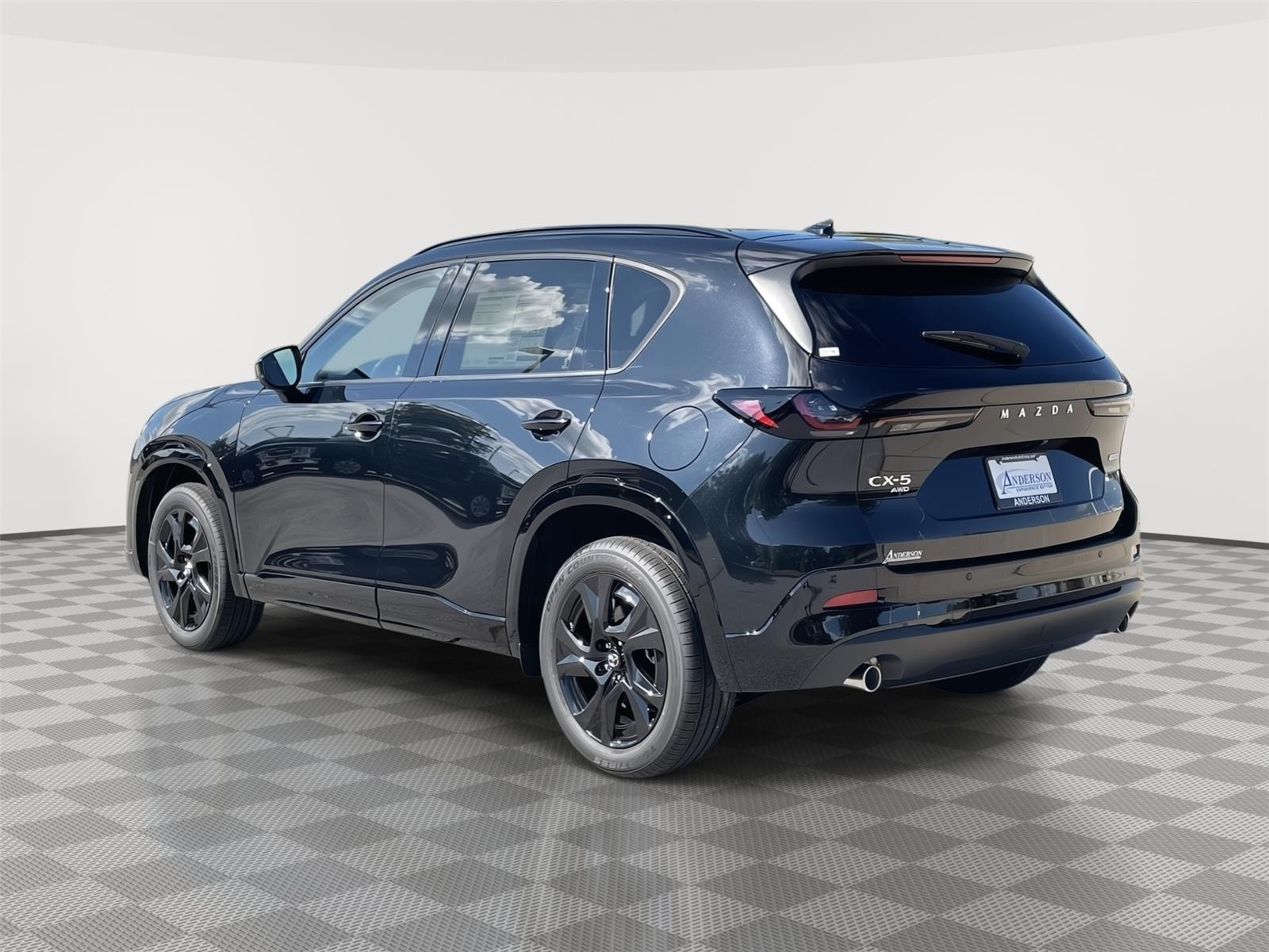 Vehicle photo 9