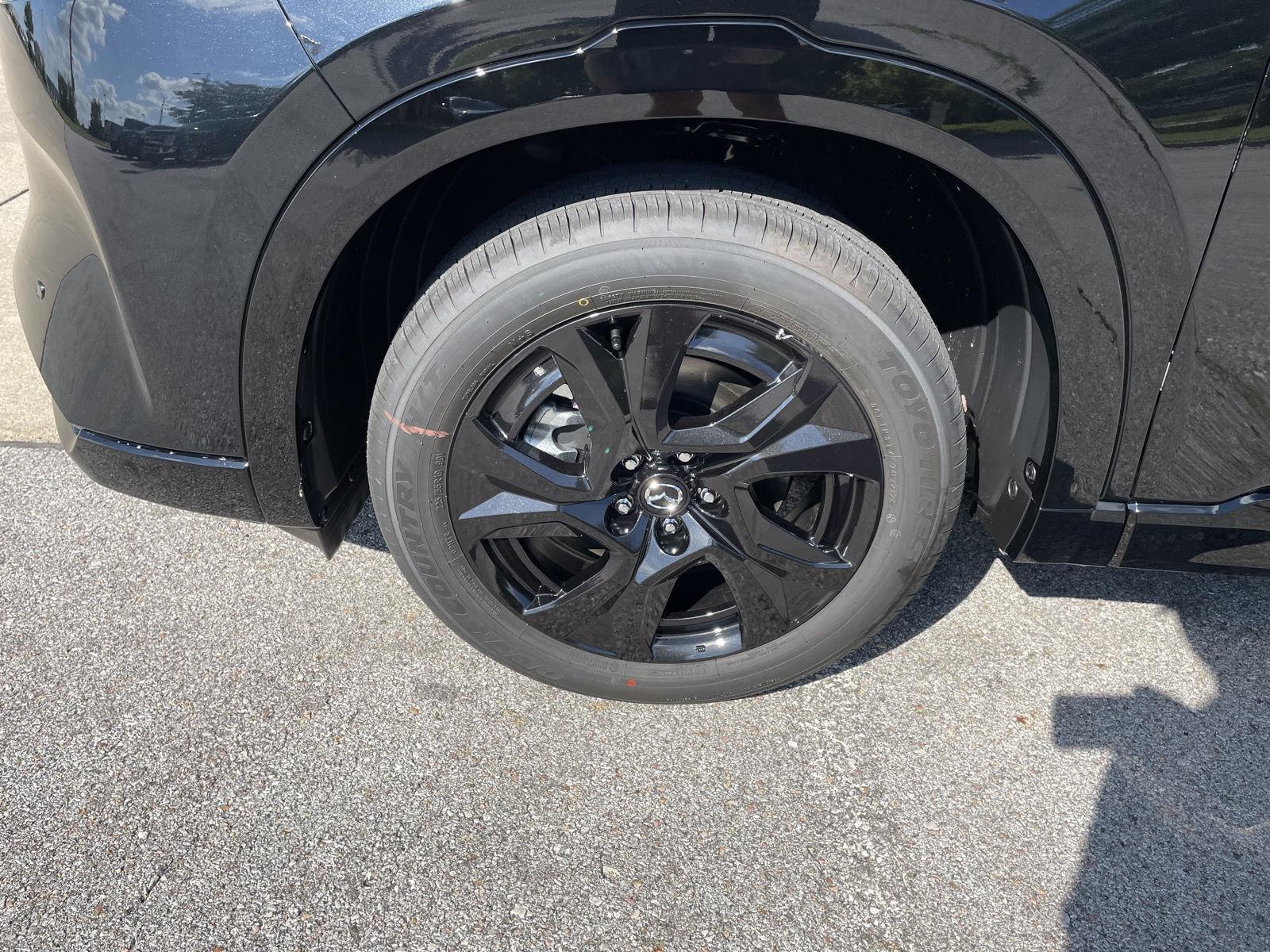 Vehicle photo 10