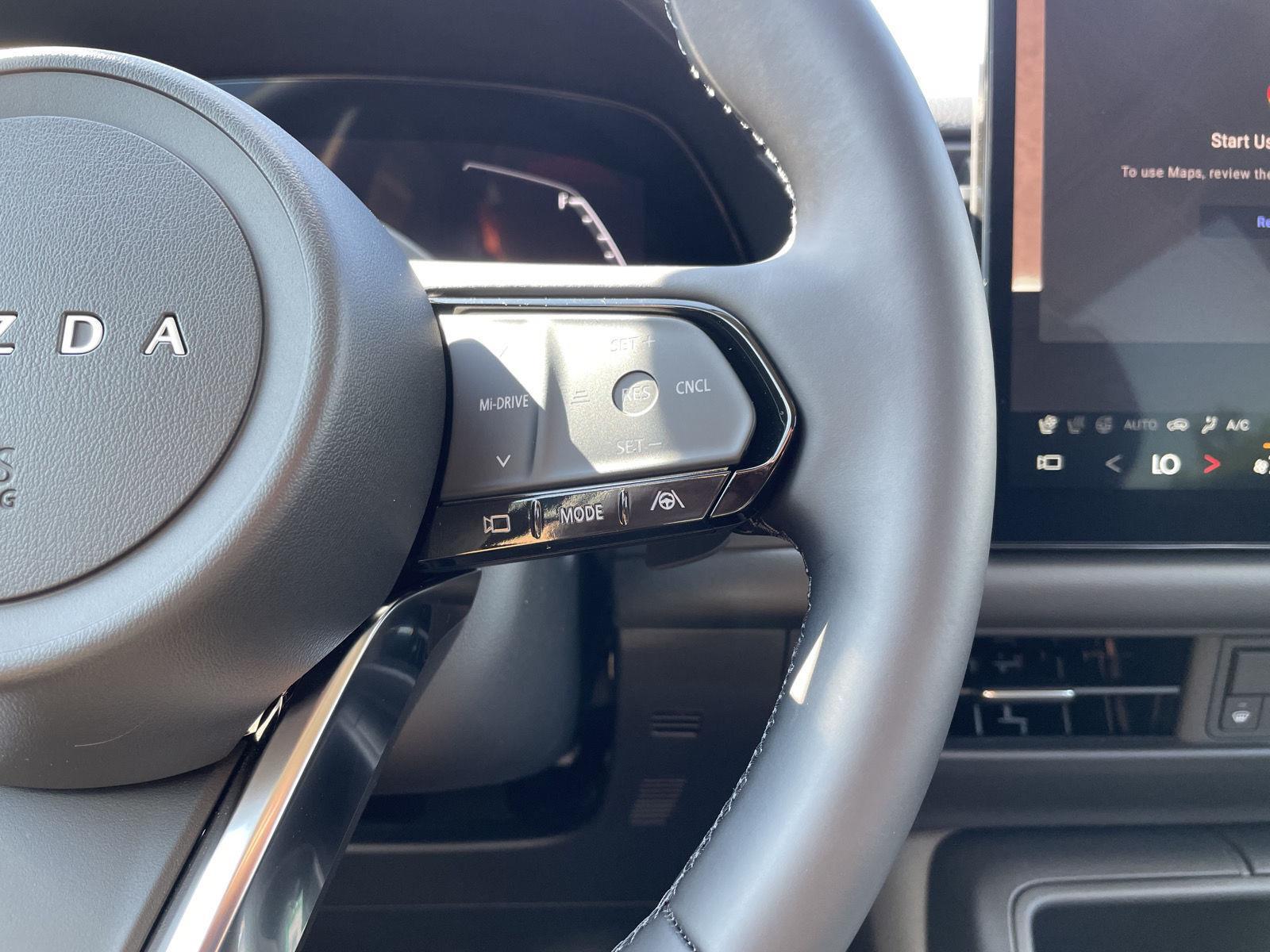 Vehicle photo 13
