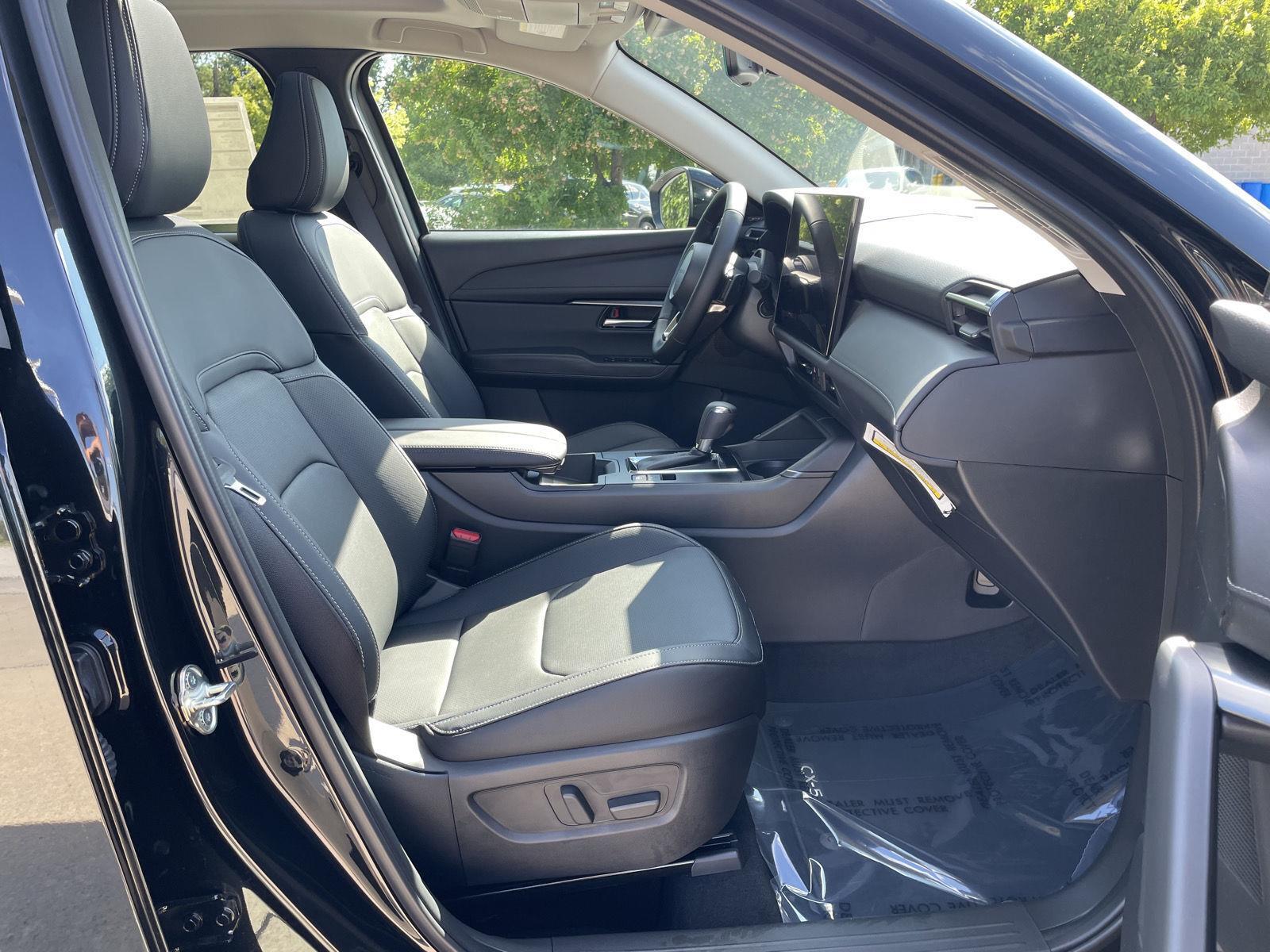 Vehicle photo 18