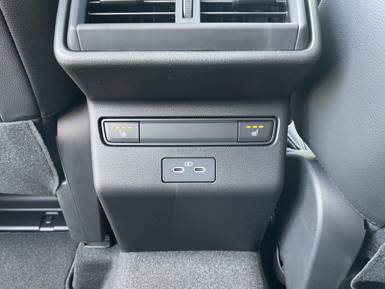 Vehicle photo 20