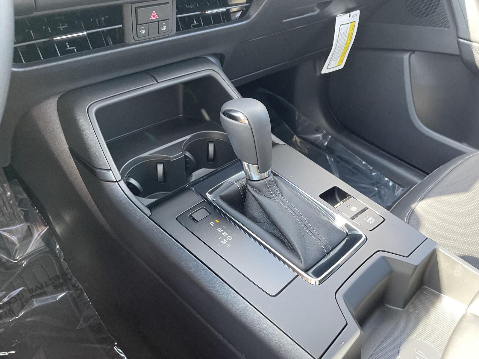 Vehicle photo 29