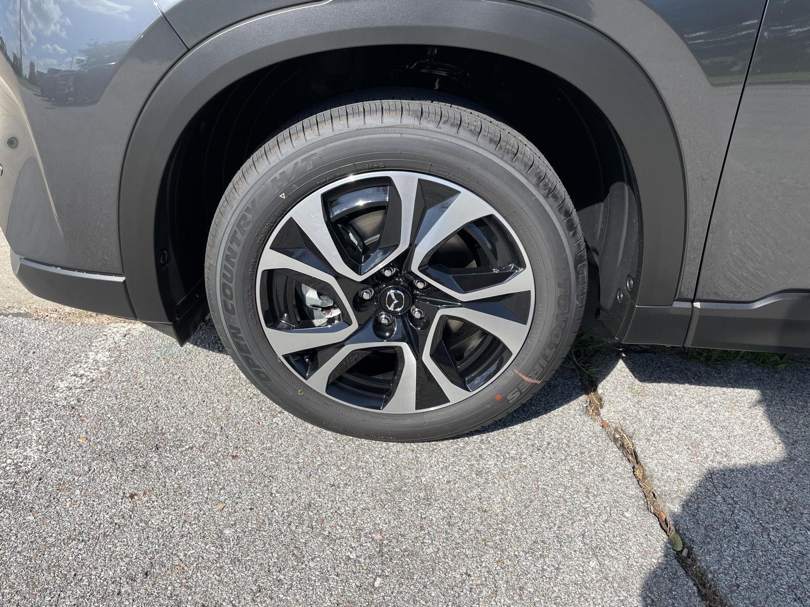 Vehicle photo 10