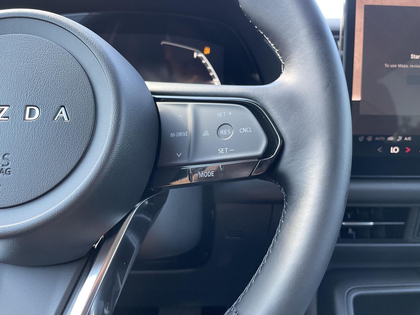 Vehicle photo 13