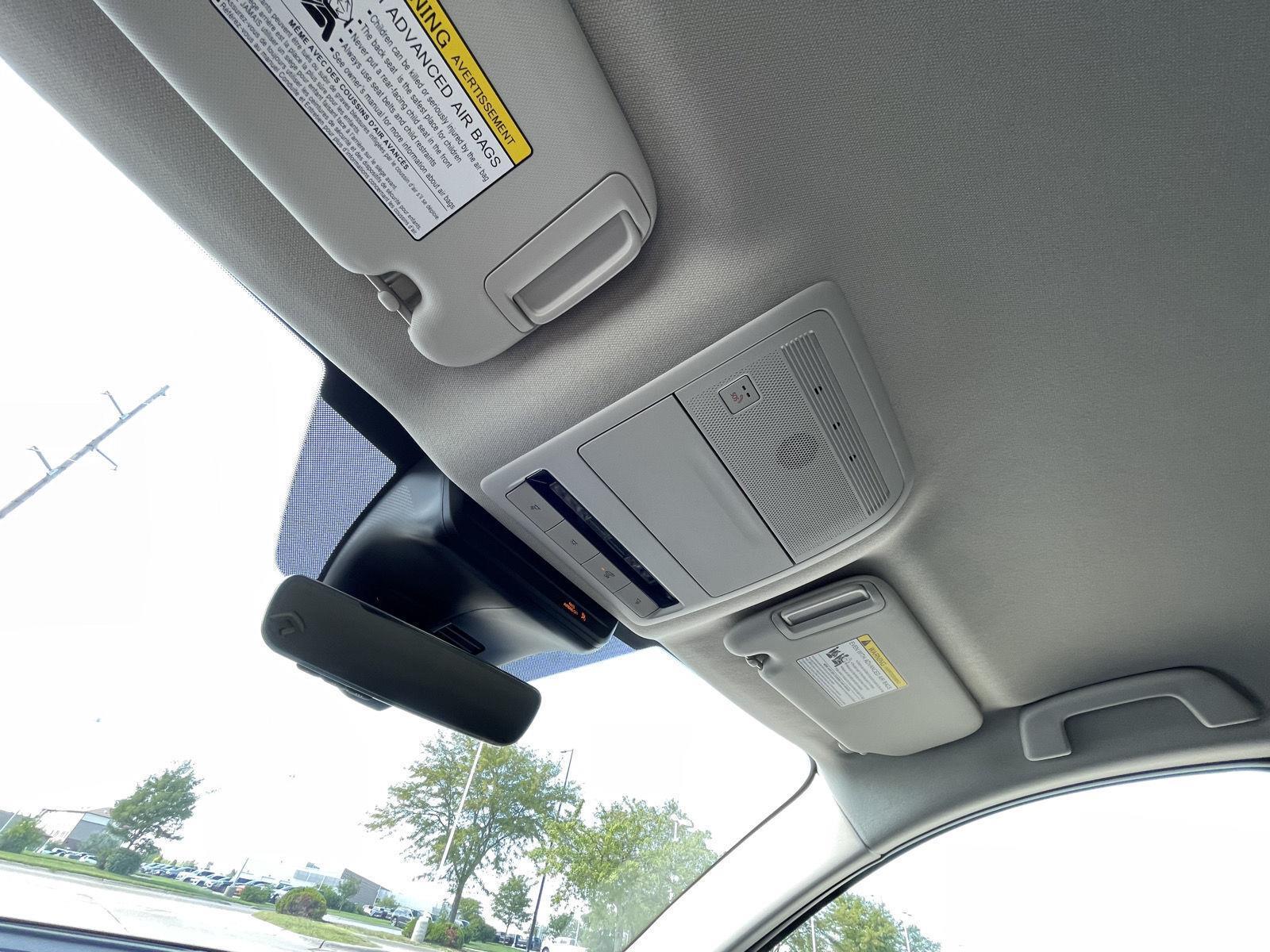 Vehicle photo 20