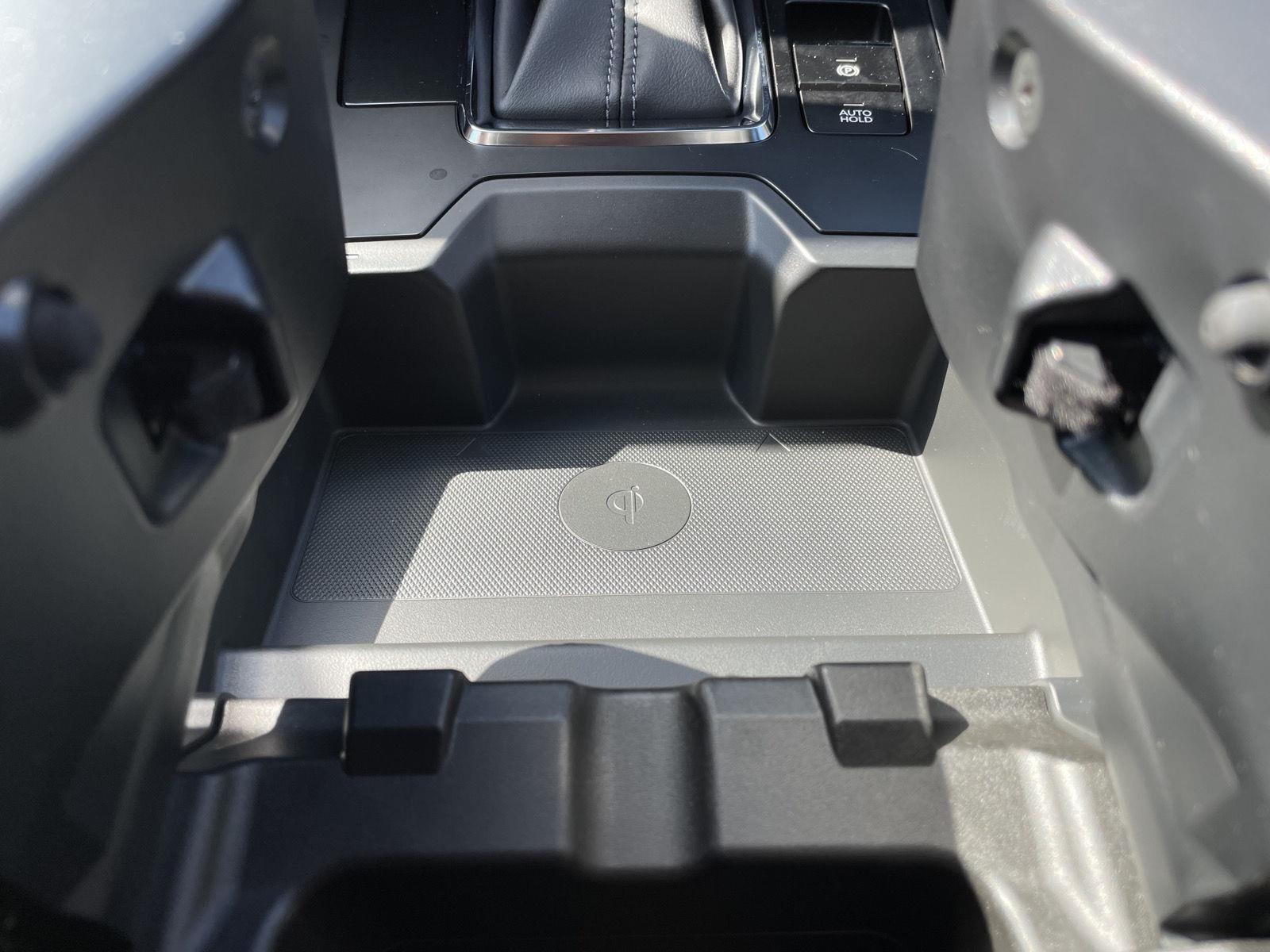 Vehicle photo 27