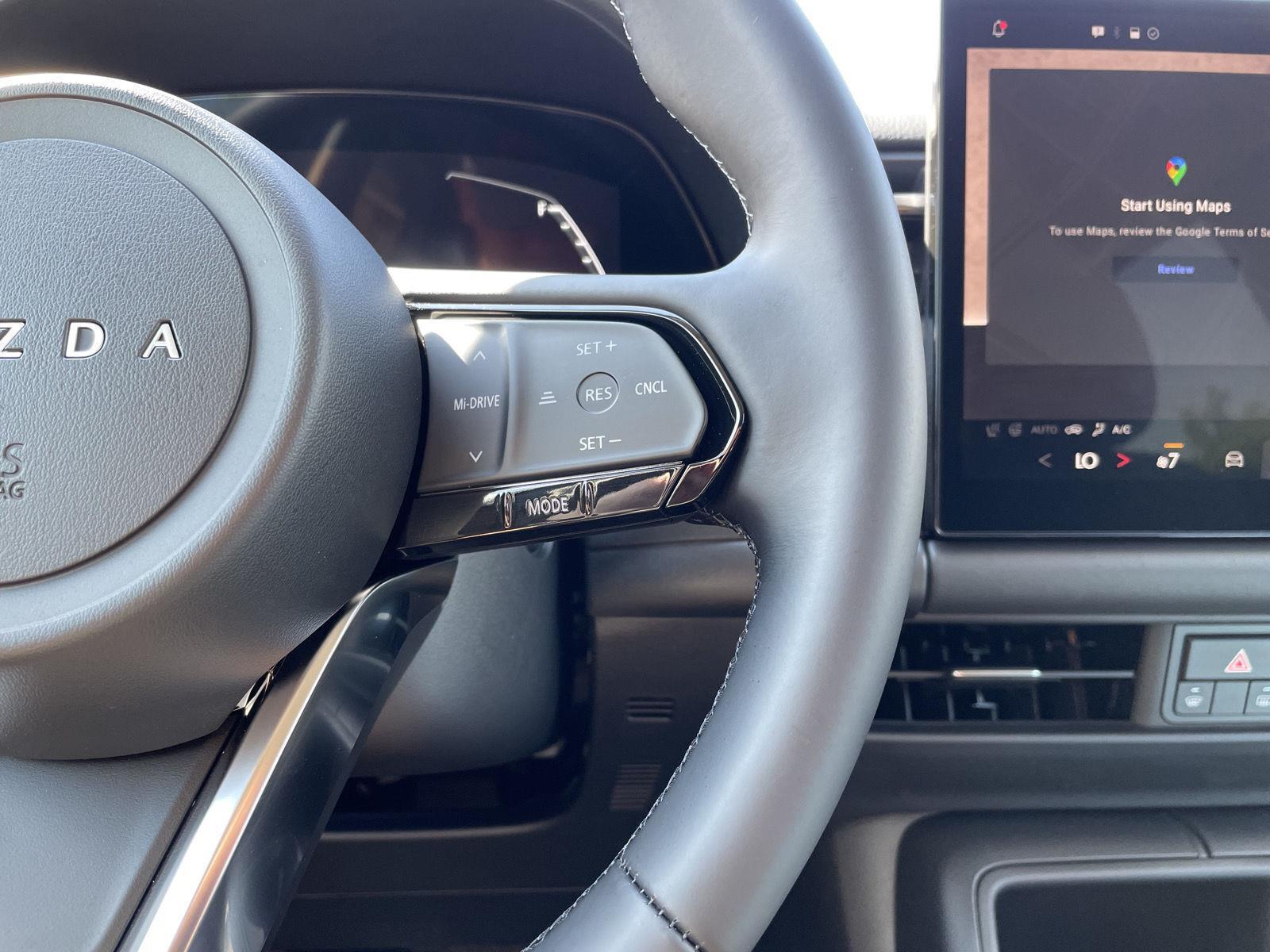 Vehicle photo 13