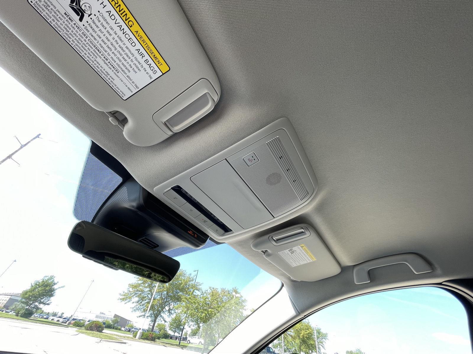 Vehicle photo 20