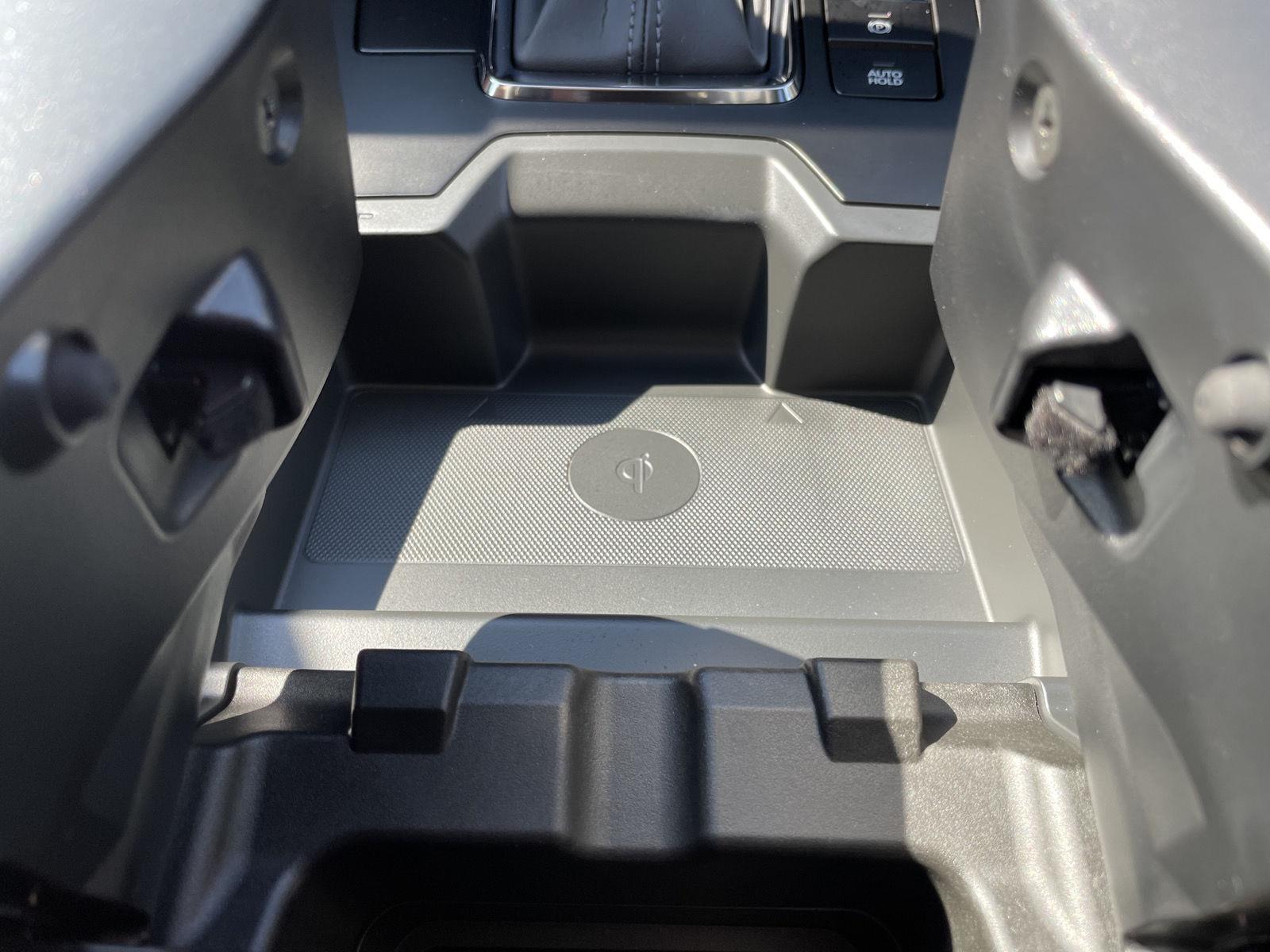 Vehicle photo 27