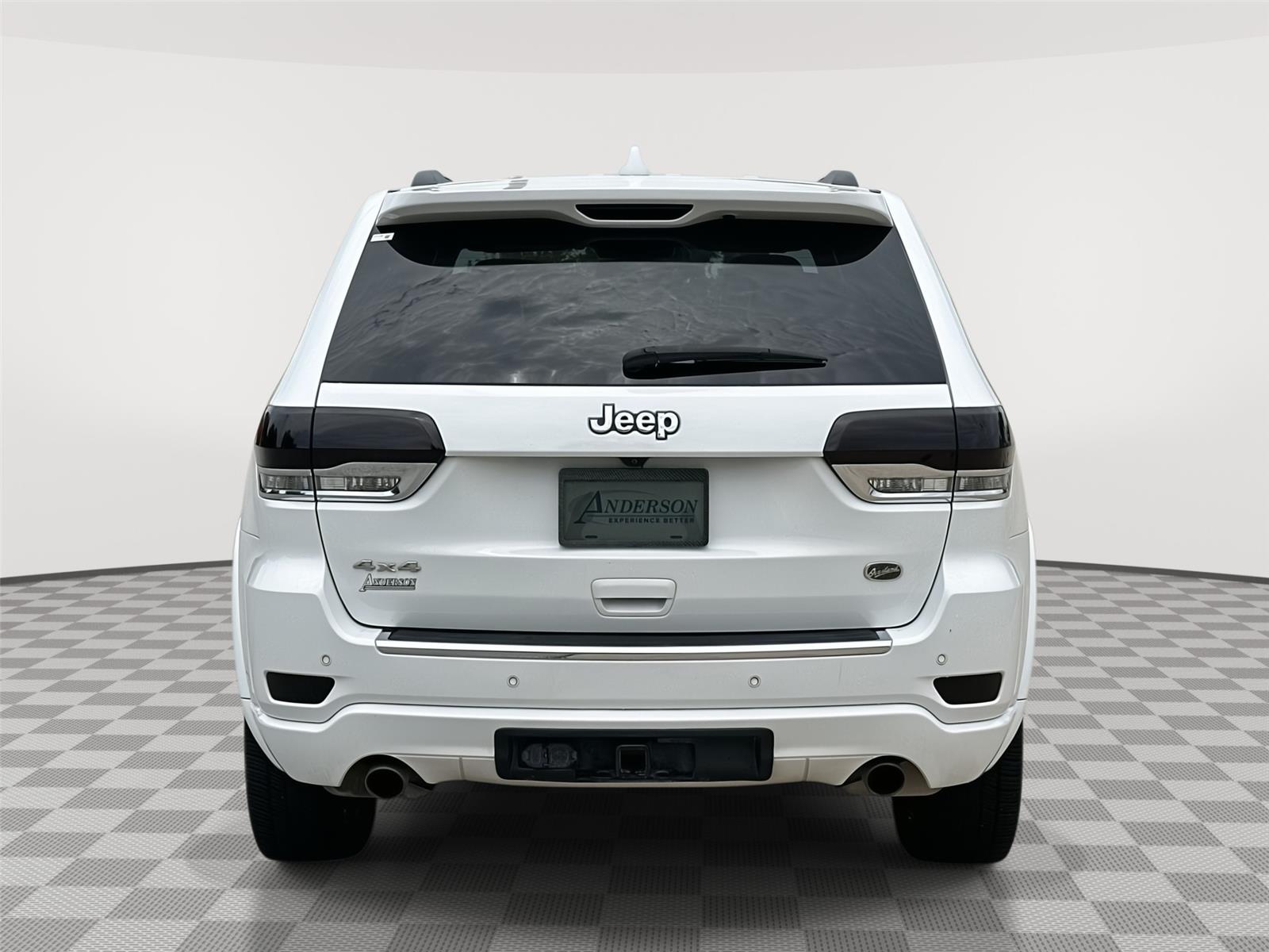 Vehicle photo 8