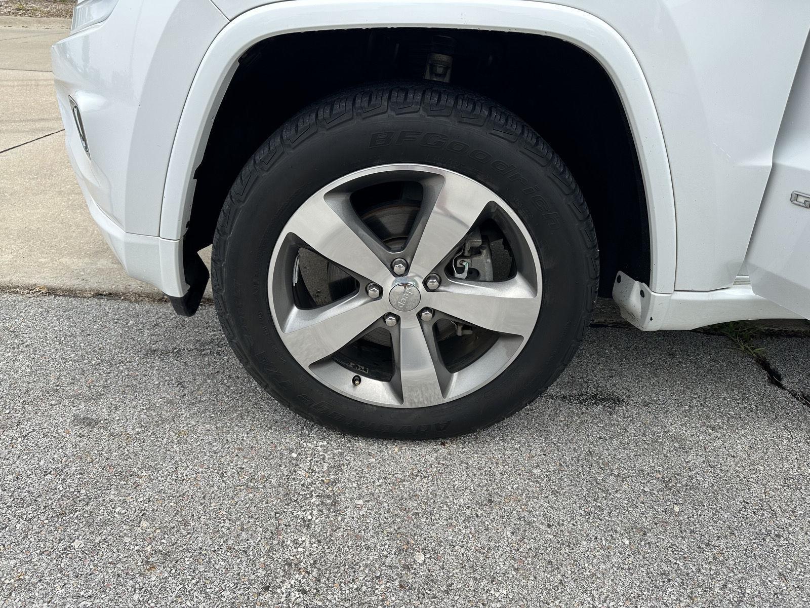 Vehicle photo 10