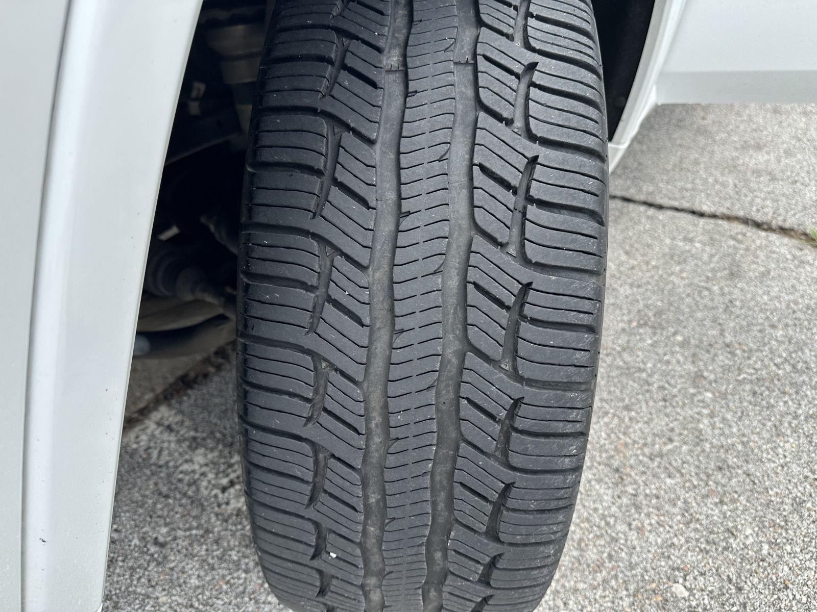 Vehicle photo 11