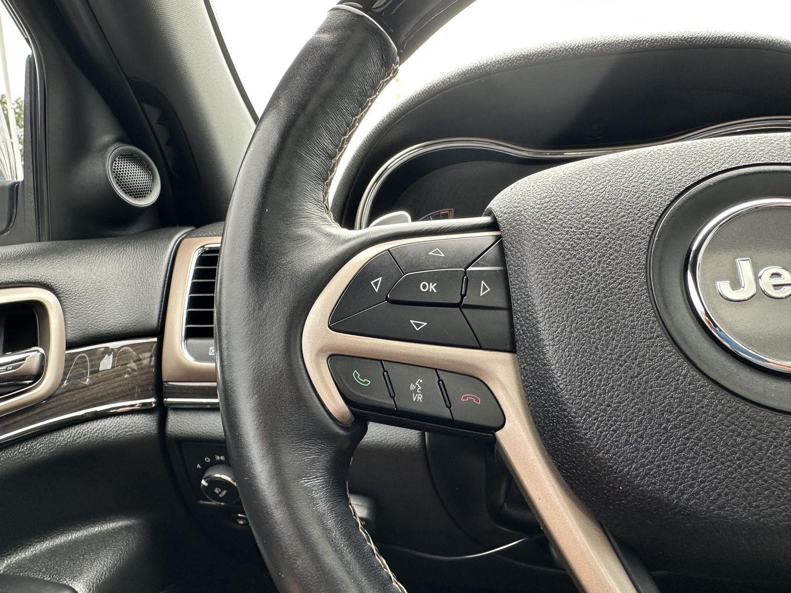 Vehicle photo 13