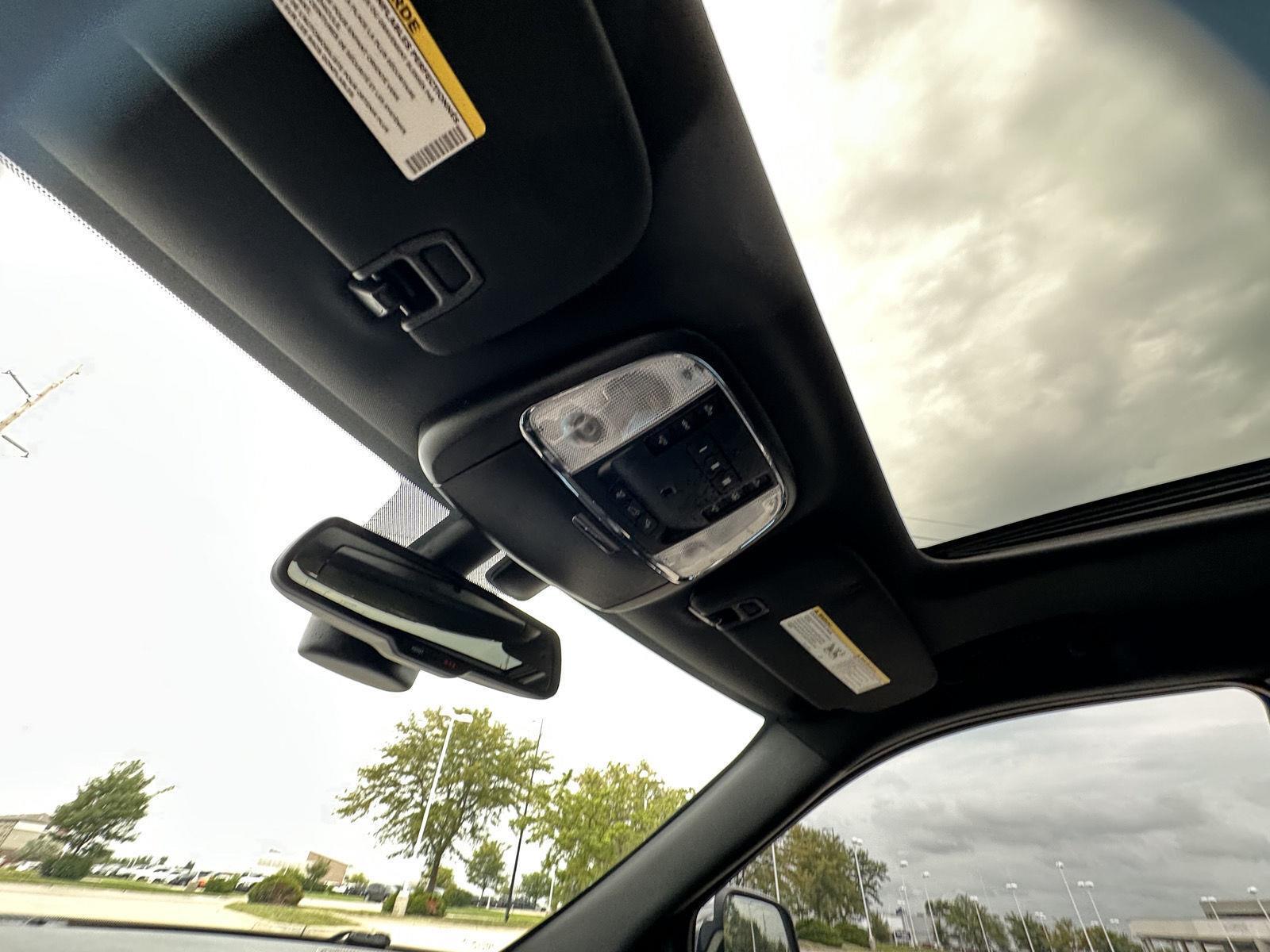 Vehicle photo 22