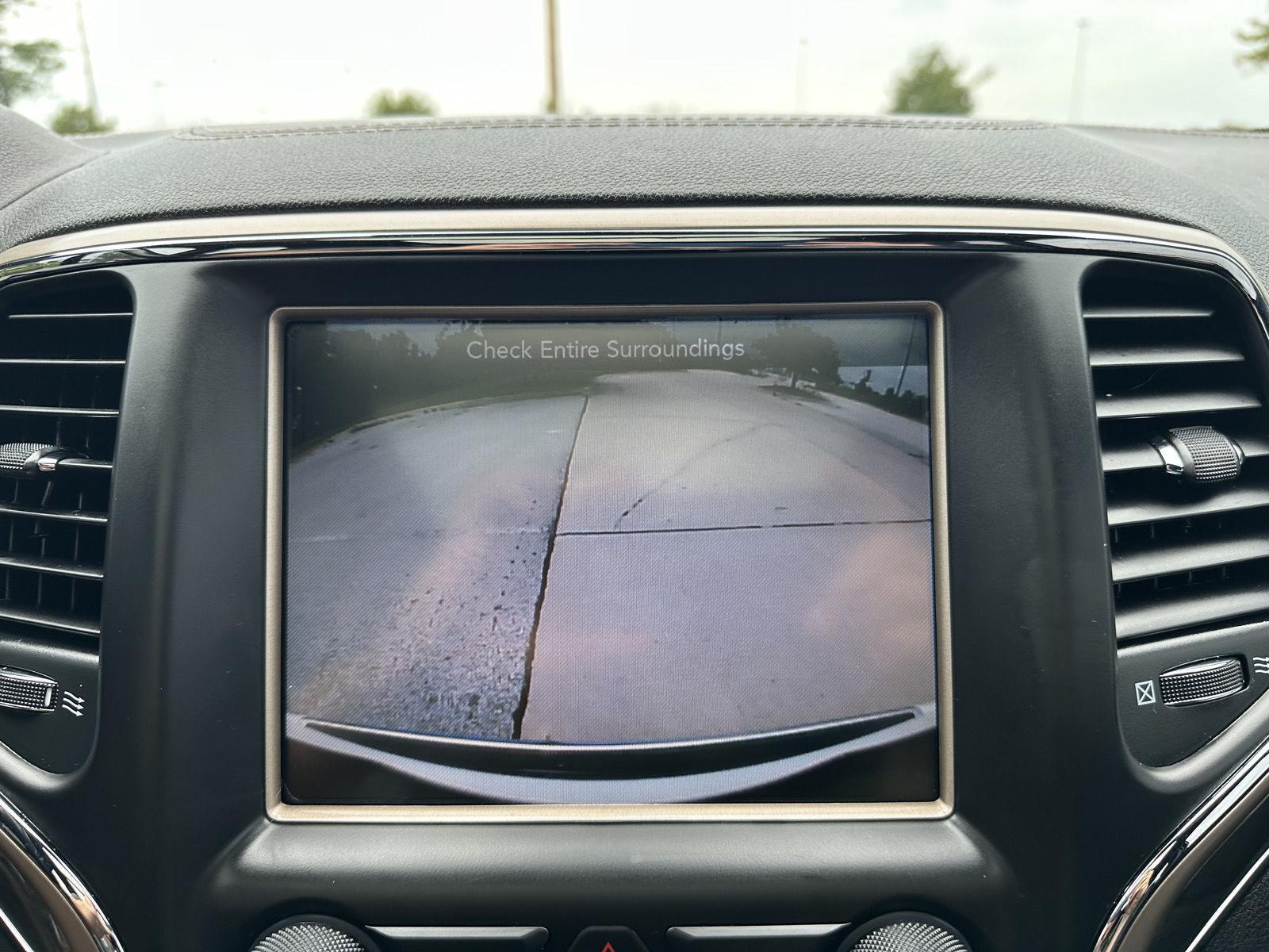 Vehicle photo 25